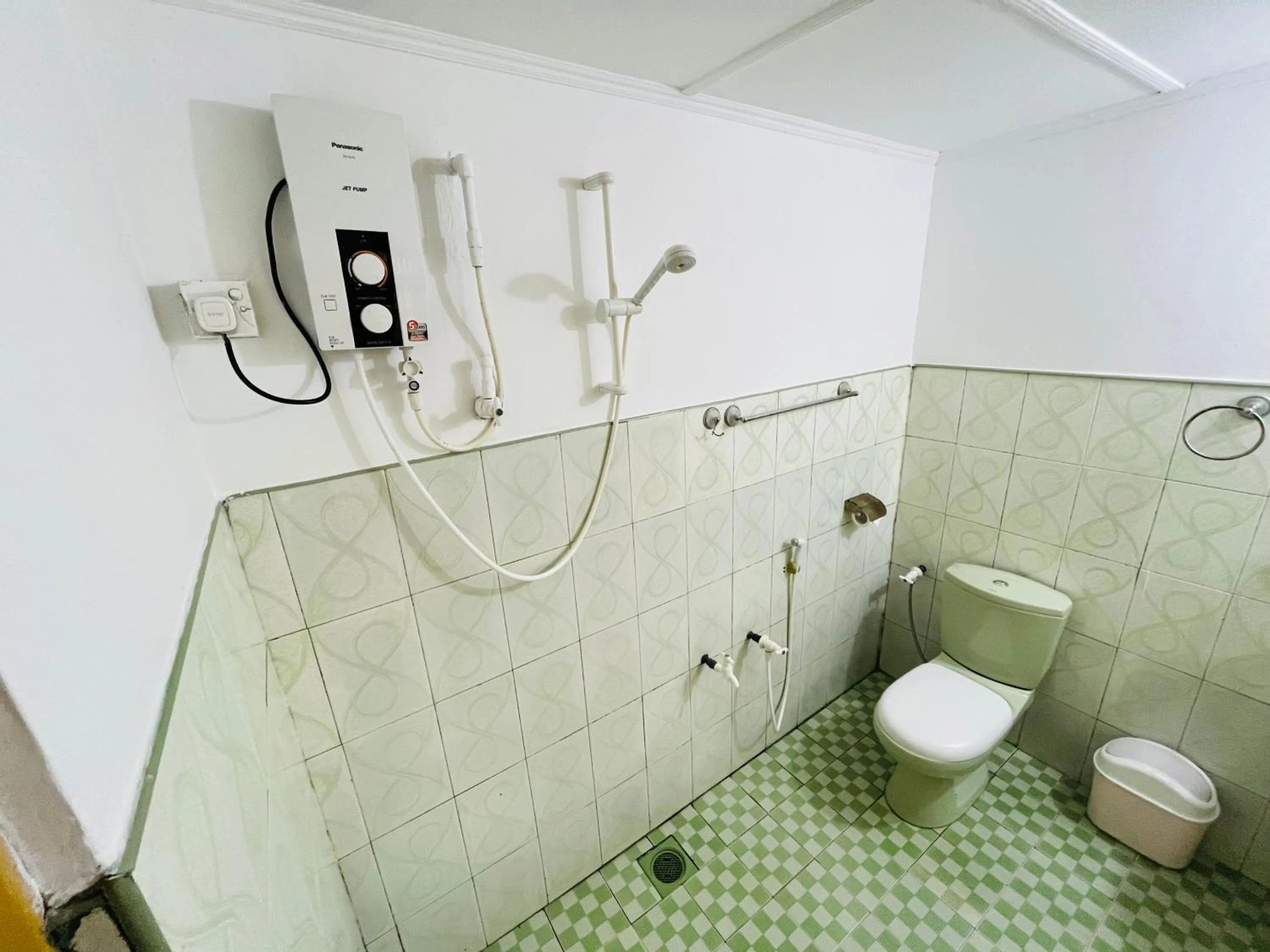 Bathroom in Palitha Homestay