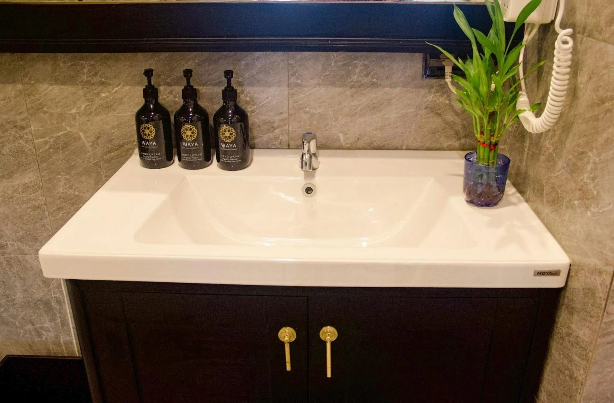 Chala Number 2 Art and Gallery