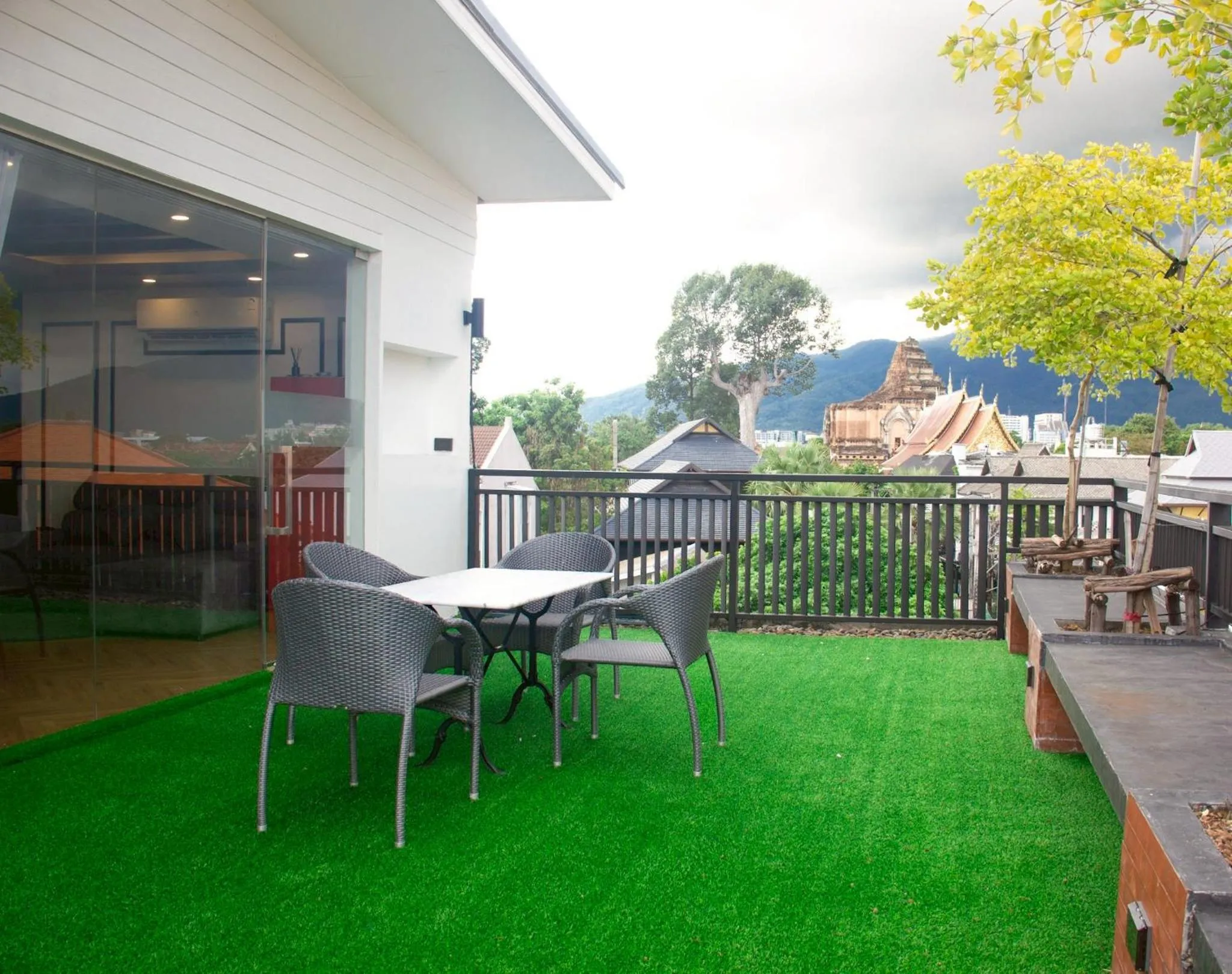 Chala Number 2 Art and Gallery