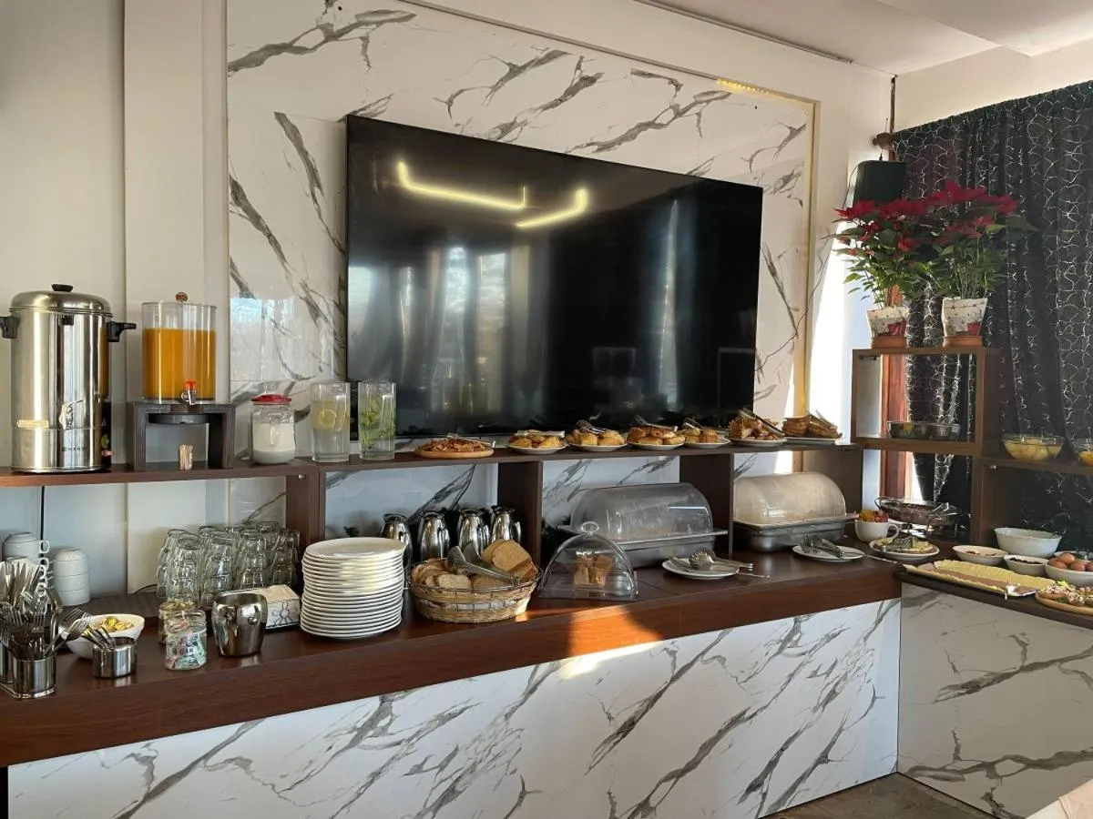 Breakfast in THE ROOMS