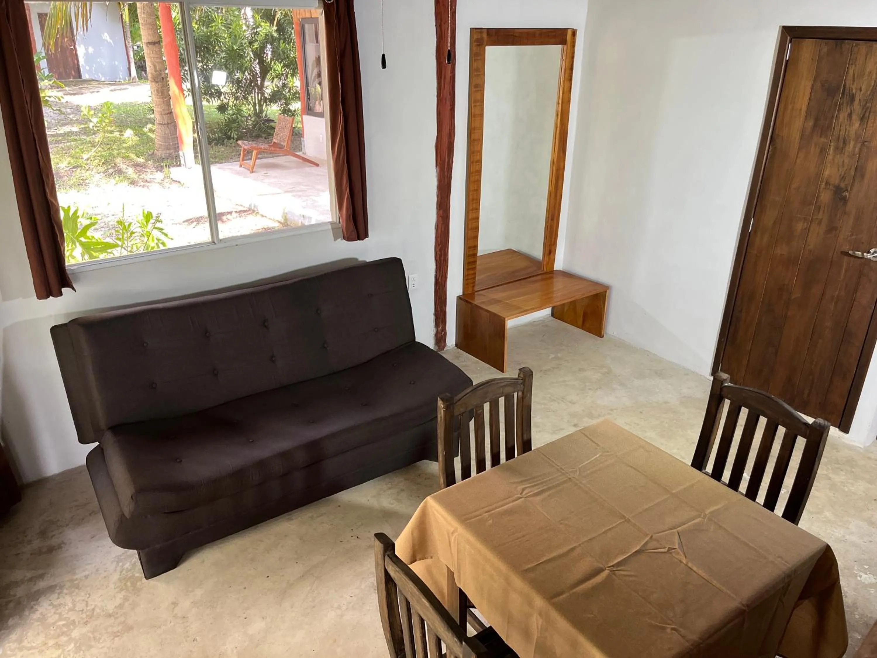 Living room in Xanthus Hotel