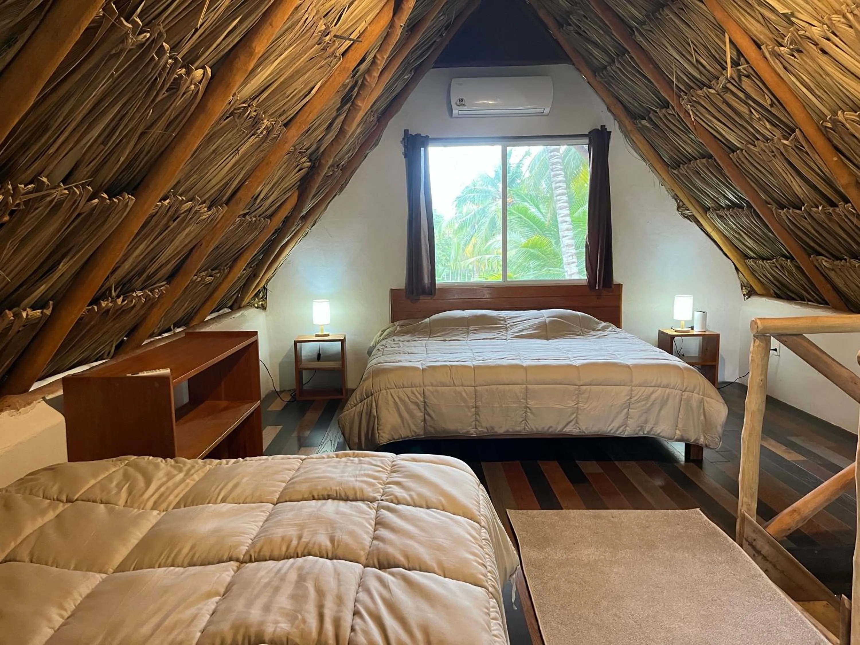 Photo of the whole room, Bed in Xanthus Hotel