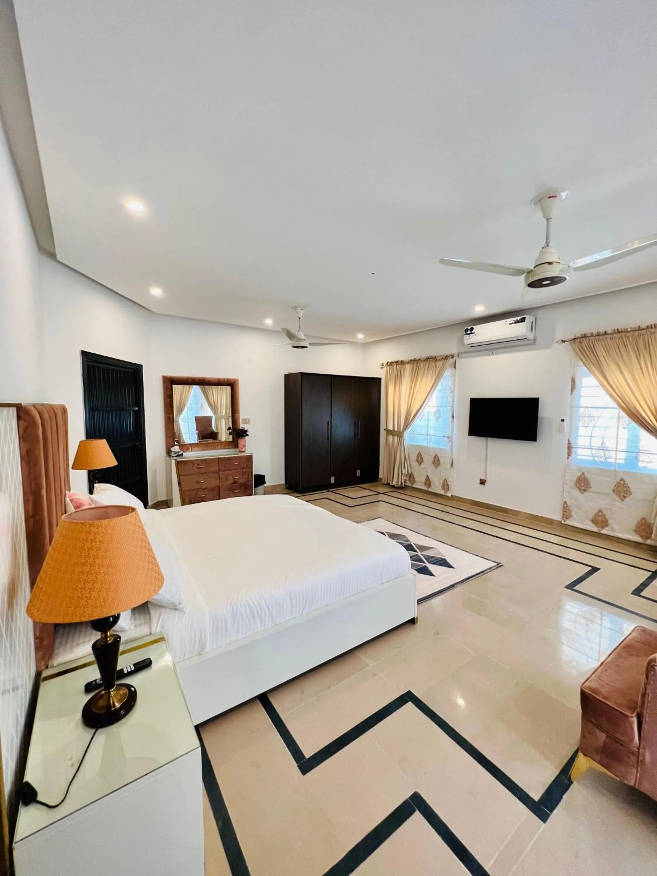 Photo of the whole room, Bed in The Gateway islamabad