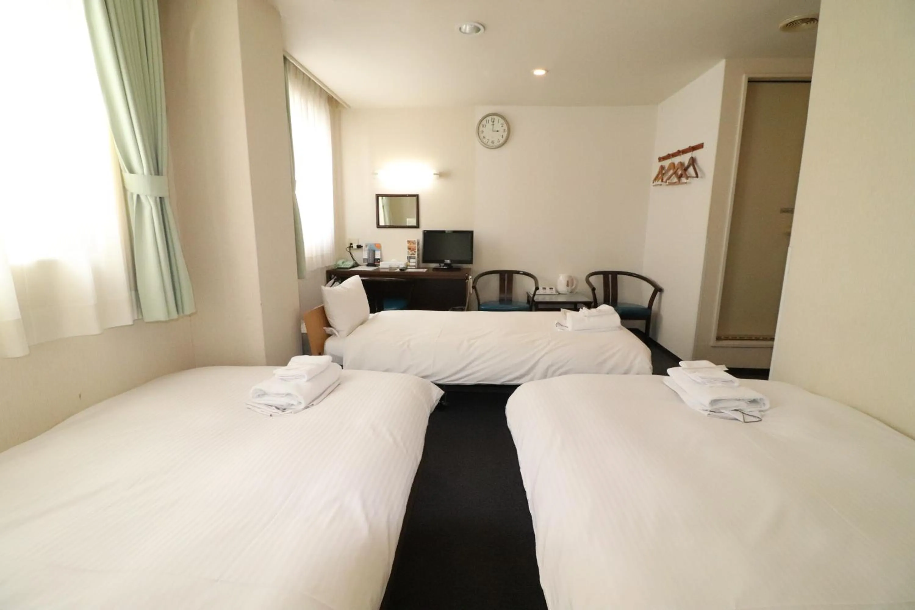 Photo of the whole room, Bed in Hotel Green Arbor