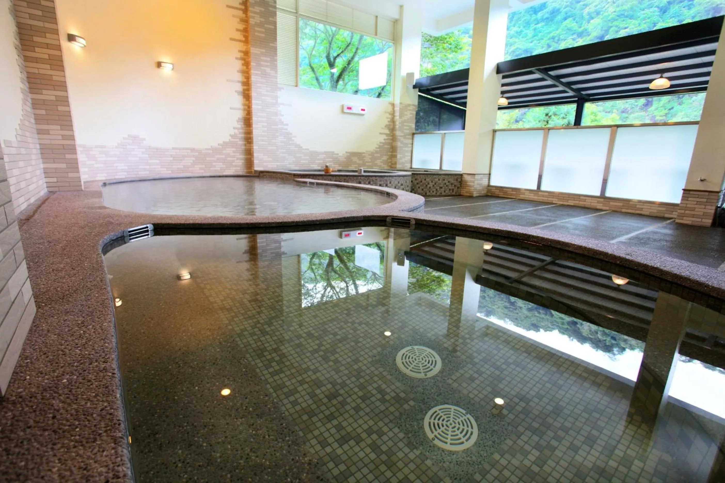 Hot Spring Bath in Spring Spa Hotel