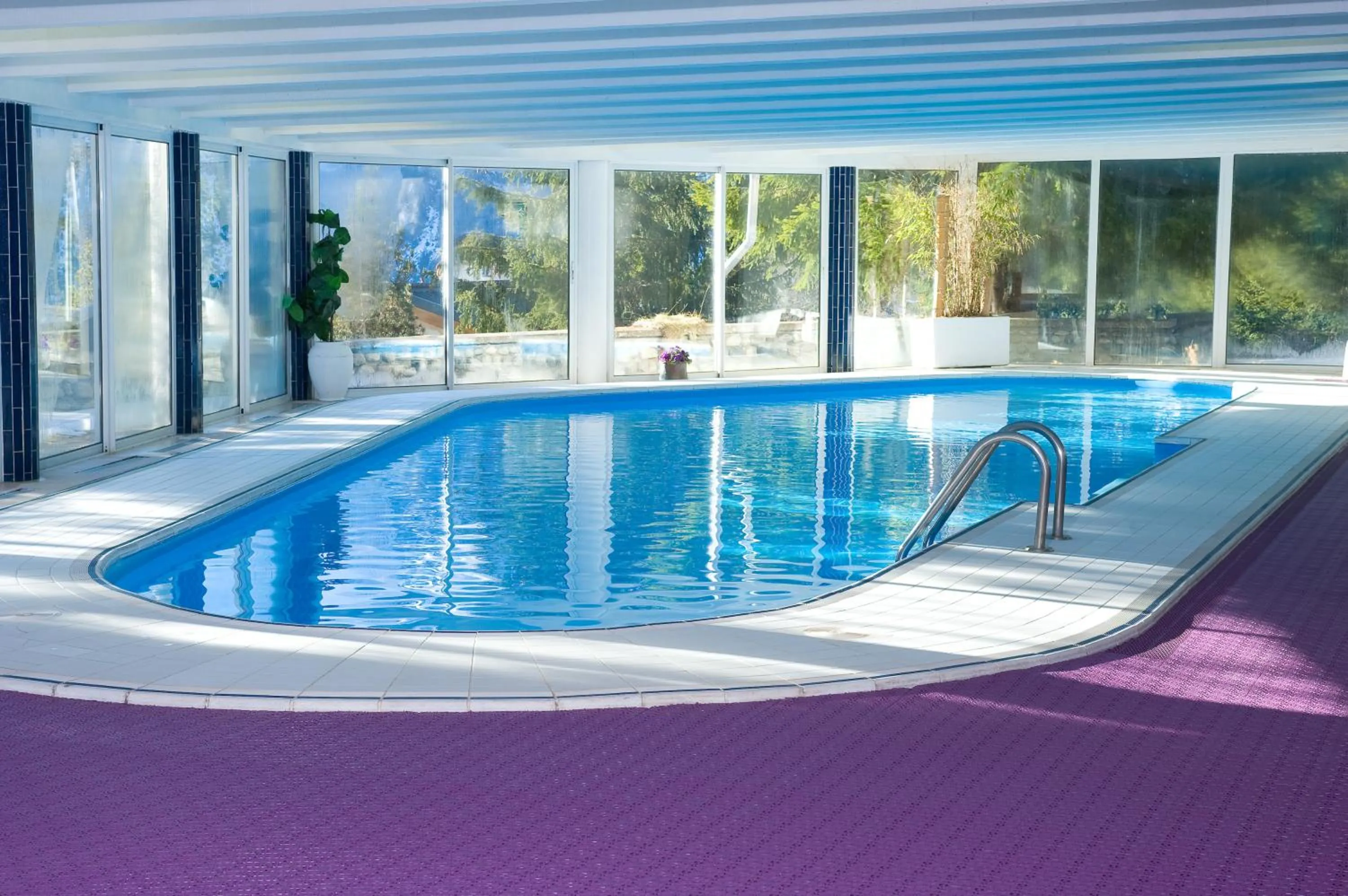 Swimming pool in Madame Vacances Hôtel et Spa Ibiza