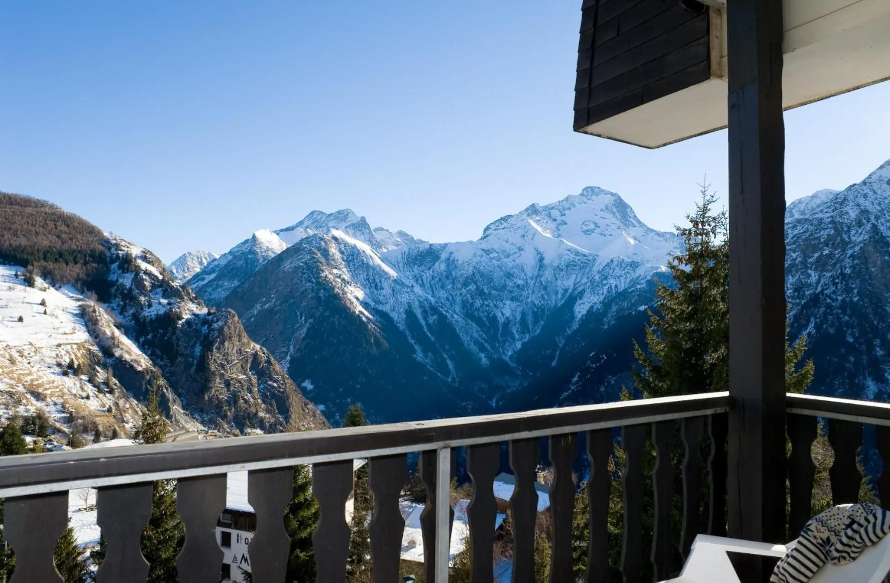 Mountain view in Madame Vacances Hôtel et Spa Ibiza