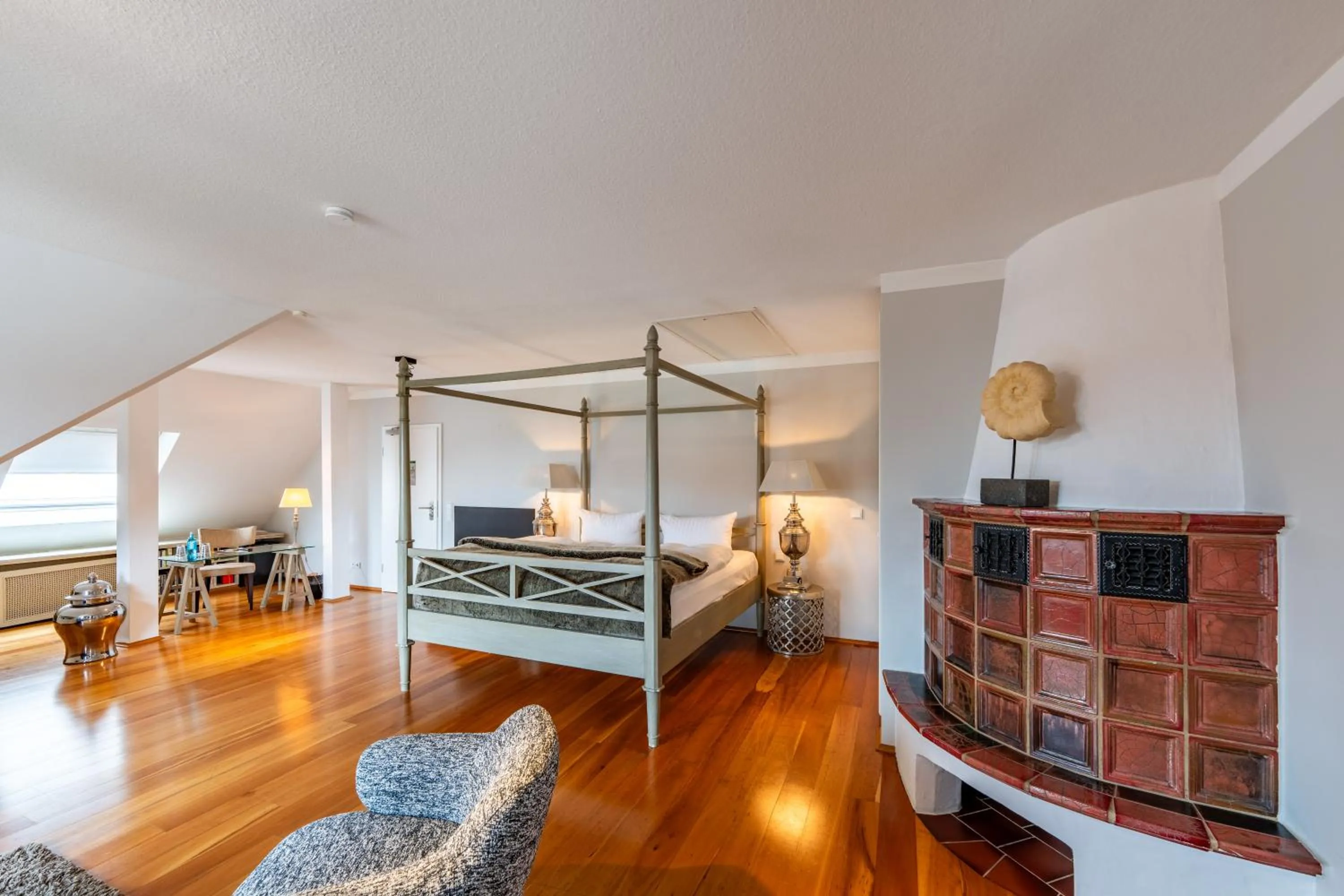 Photo of the whole room, Bed in Thehotel at LIPPISCHER HOF