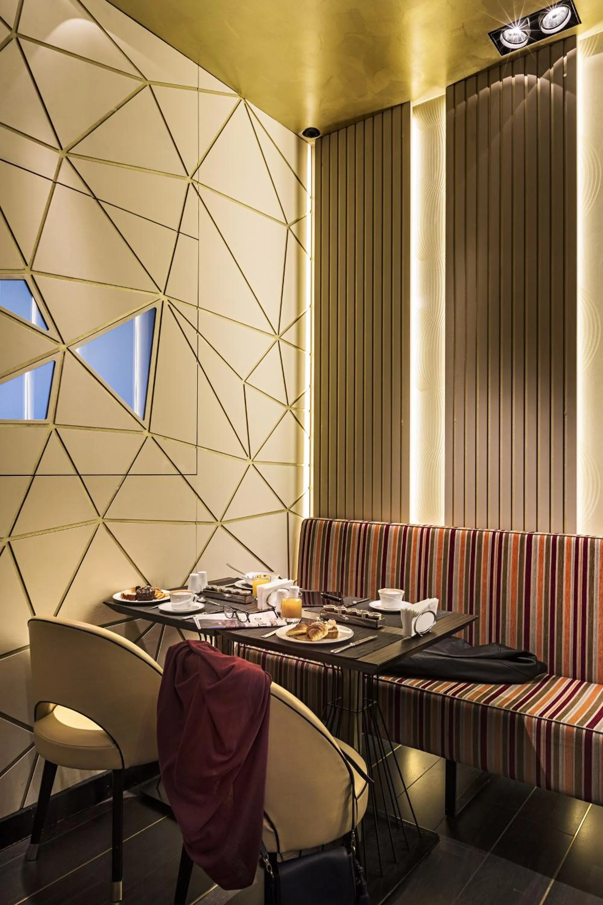 Restaurant/places to eat in Palazzo Navona Hotel