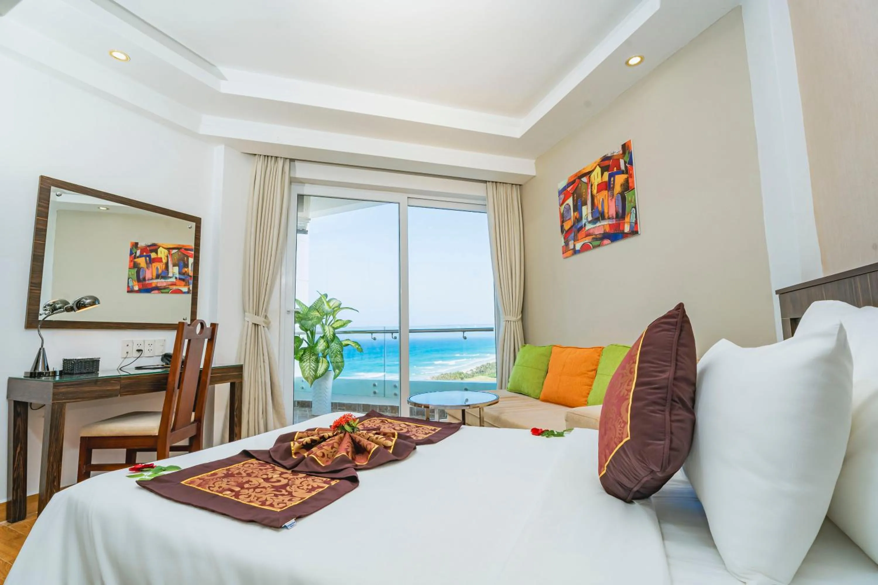 Sea view, Bed in Ocean Waves Resort Cam Ranh