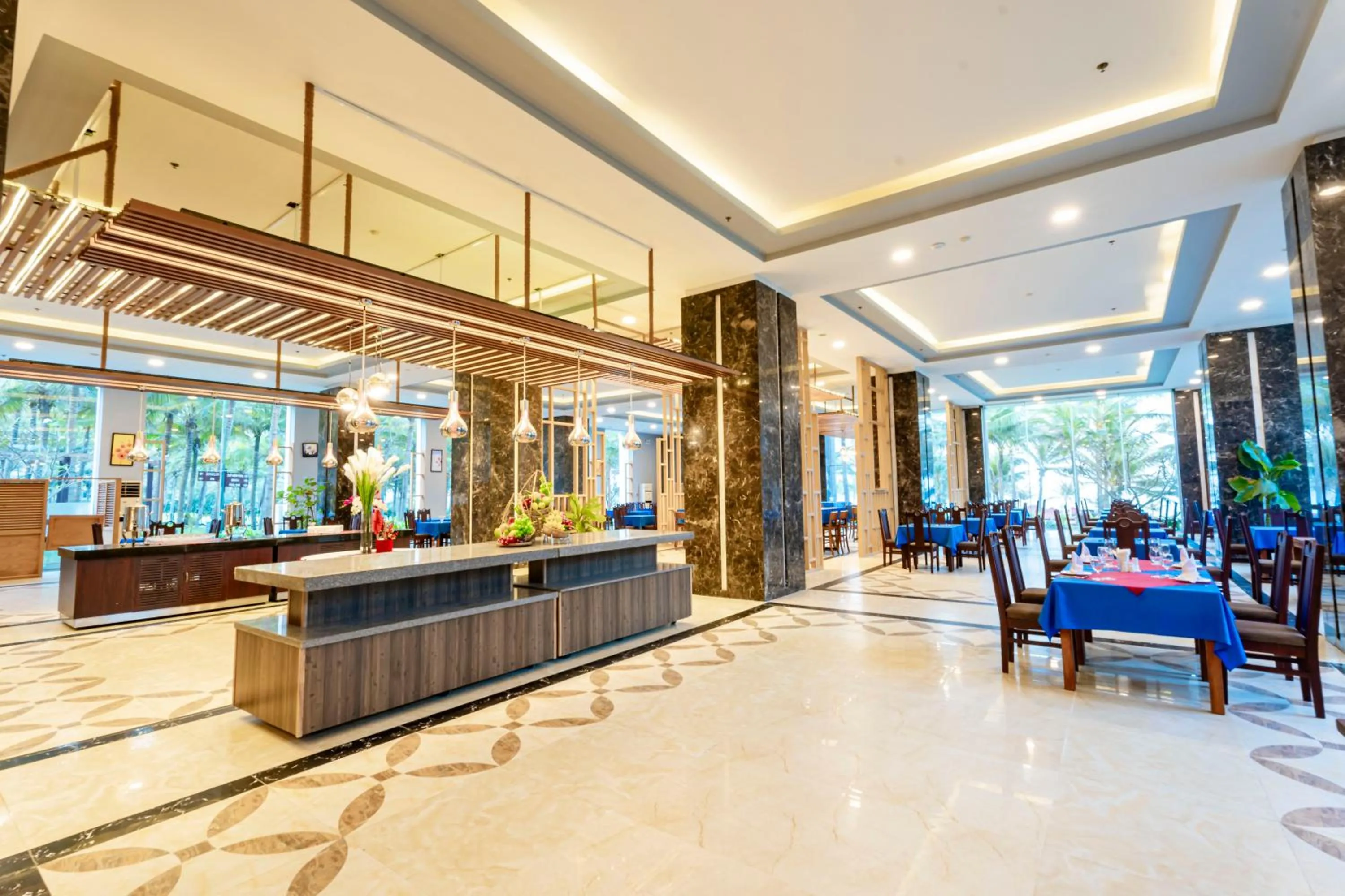 Restaurant/places to eat in Ocean Waves Resort Cam Ranh