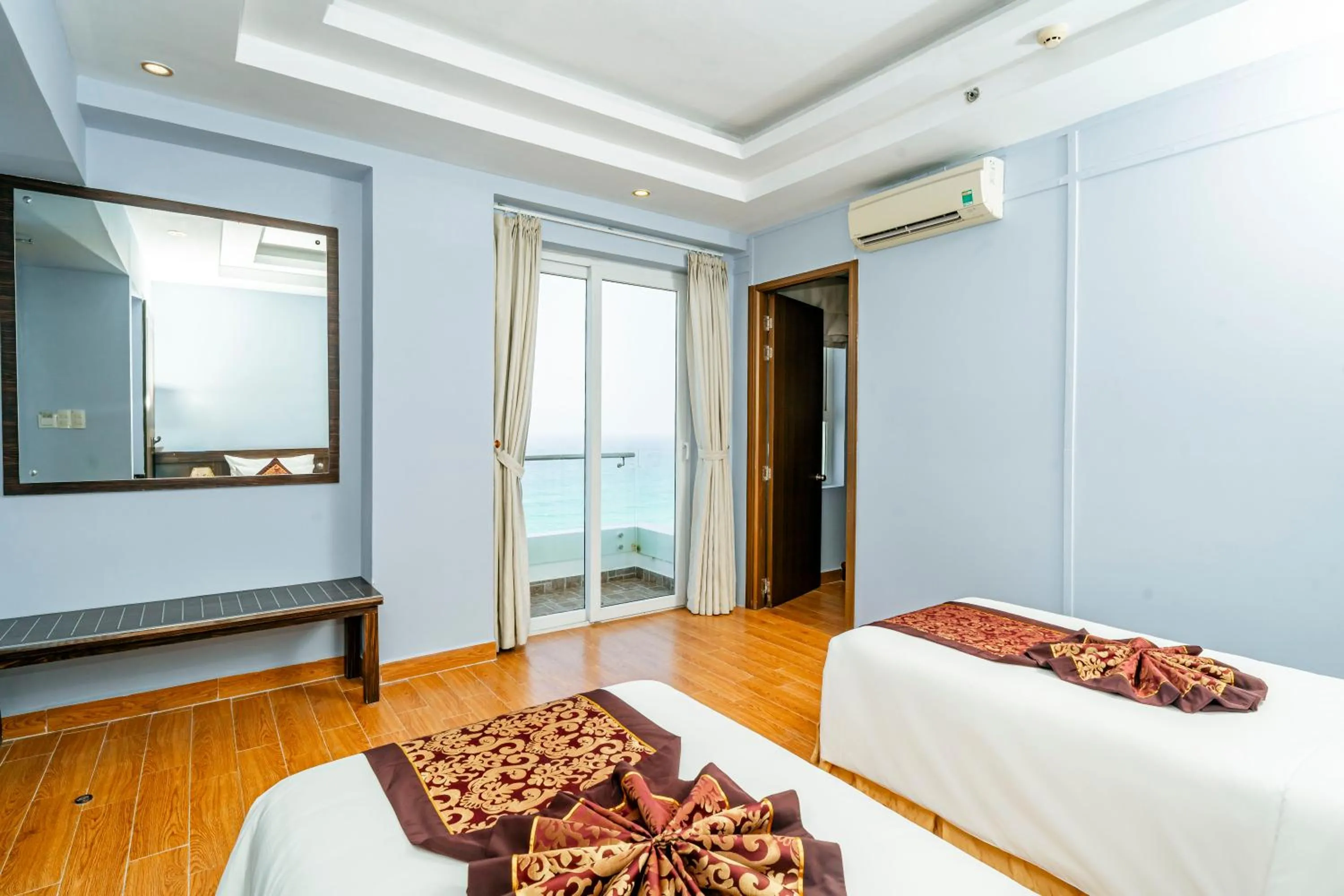 Bedroom, Bed in Ocean Waves Resort Cam Ranh
