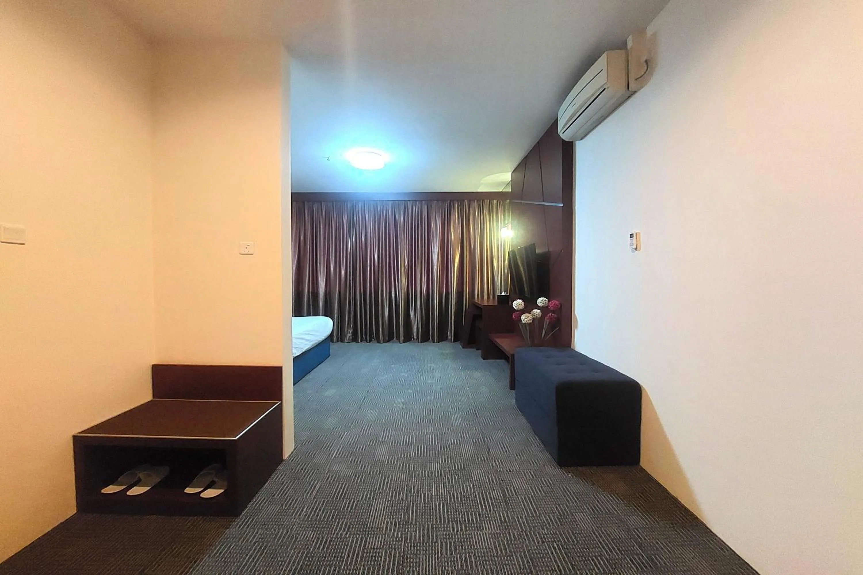 Photo of the whole room in D'MERLION HOTEL