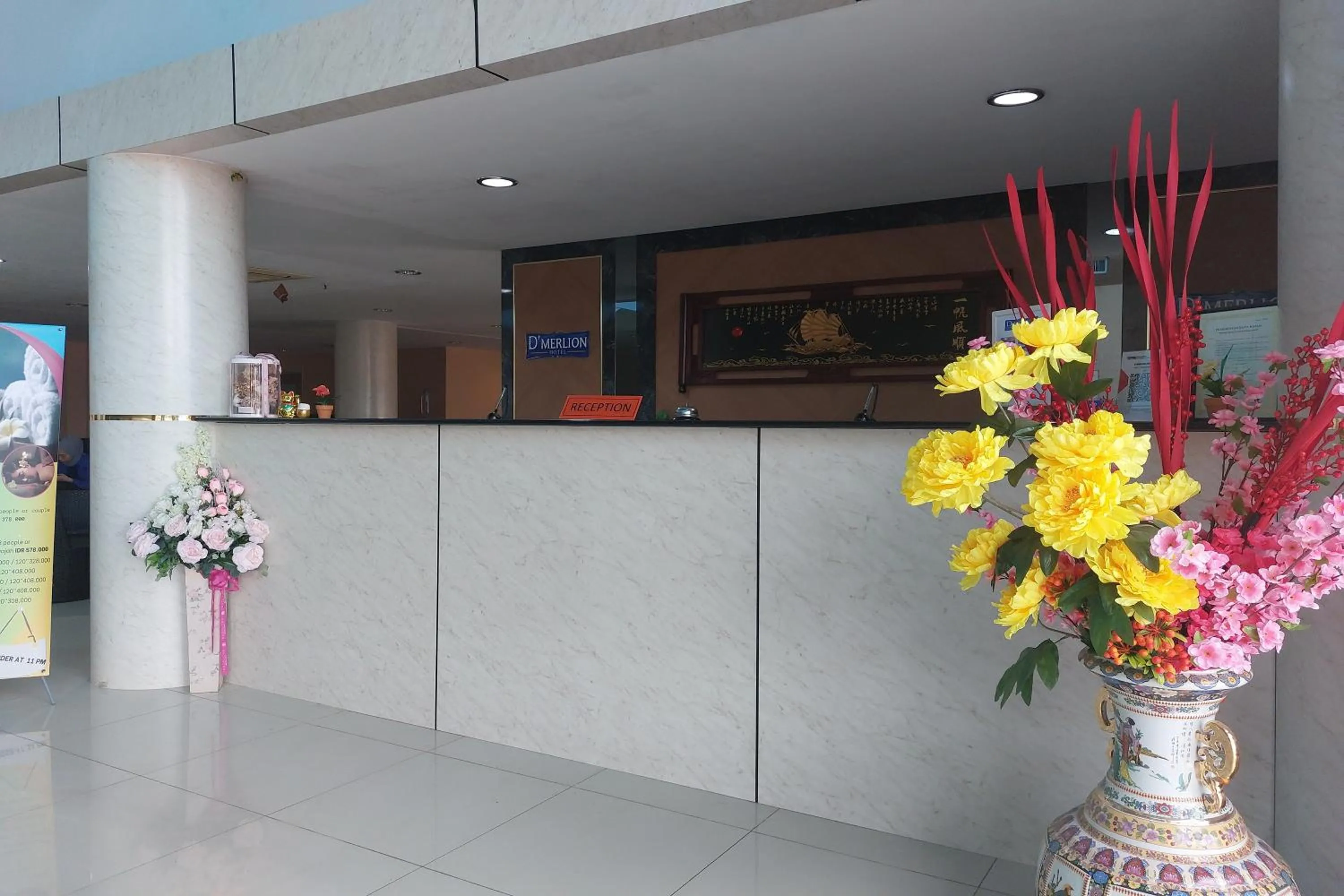 Lobby or reception in D'MERLION HOTEL
