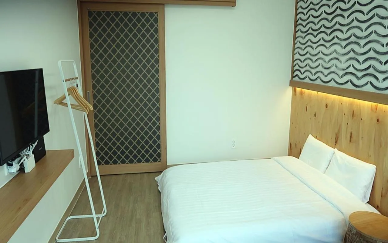 Bed in 38th Street Guesthouse