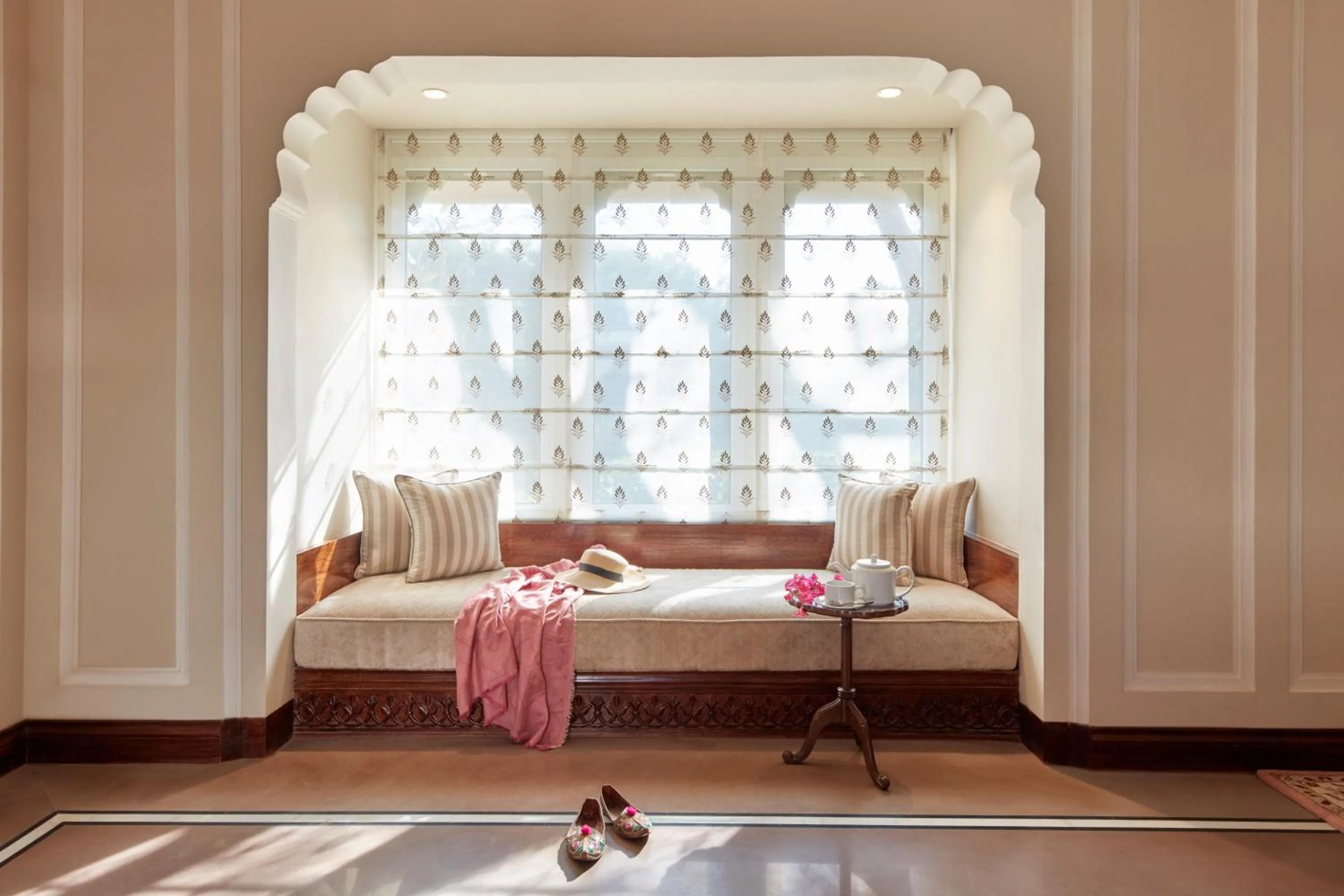 Seating area, Bed in Mementos by ITC Hotels Jaipur
