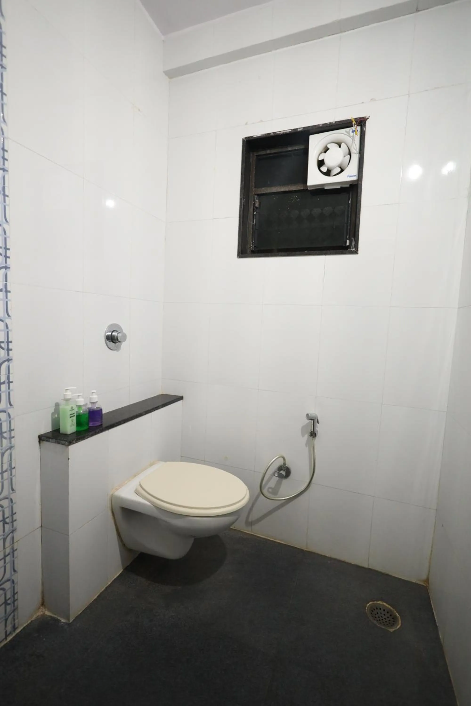 Bathroom in Hotel Sai Shree