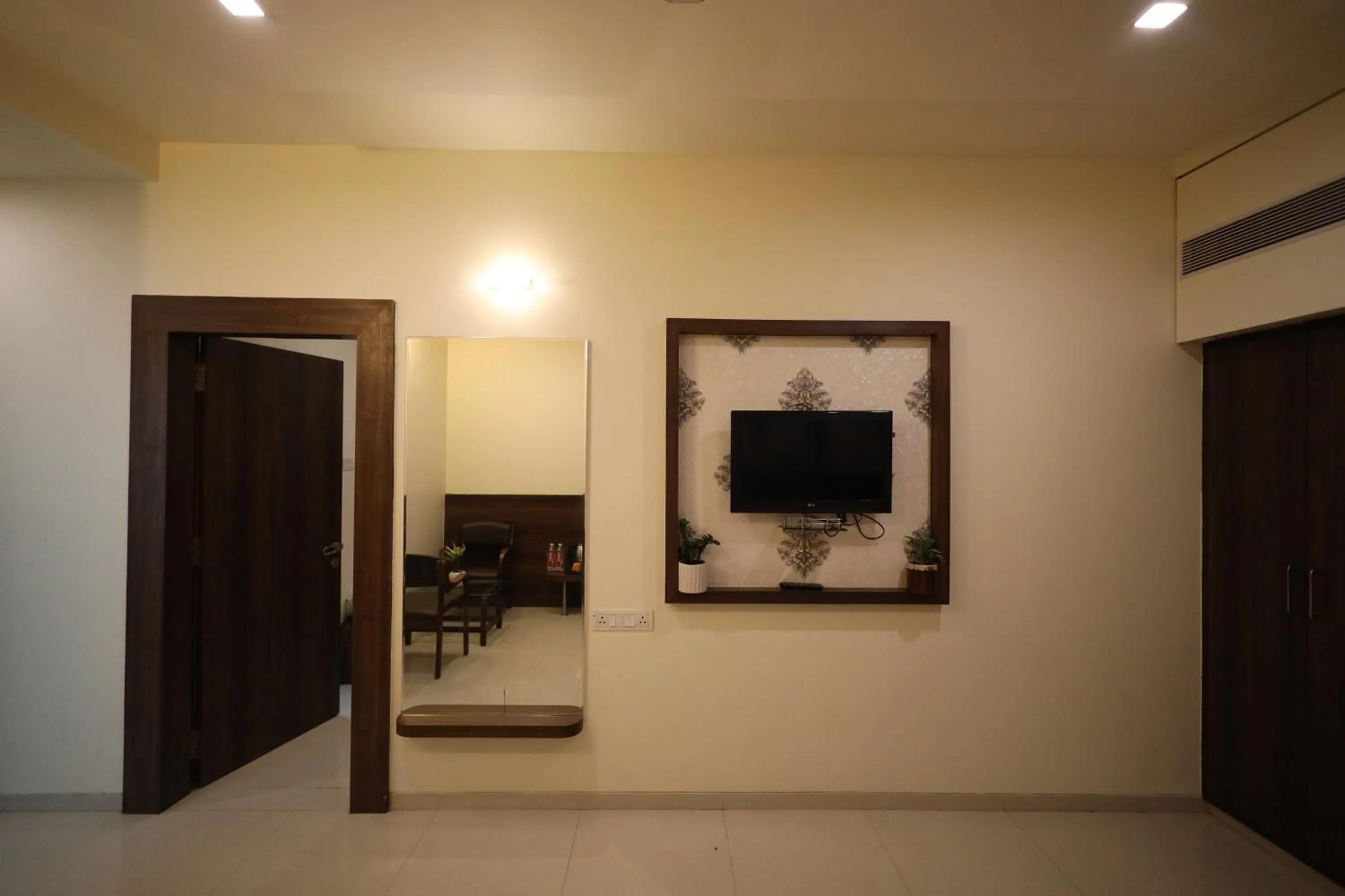 TV and multimedia in Hotel Sai Shree