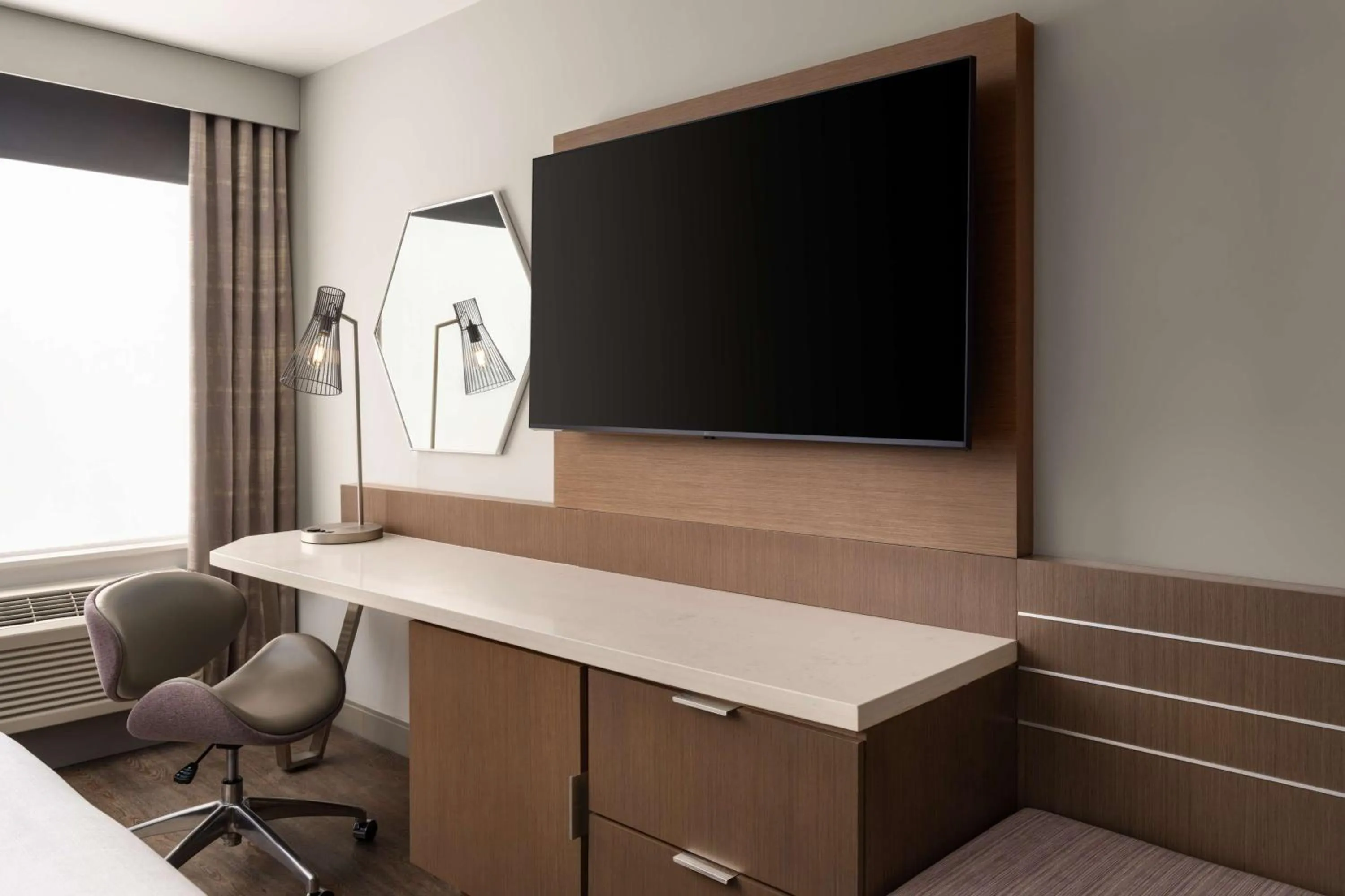 Bedroom in Hotel Lela Wilmington, Tapestry Collection By Hilton