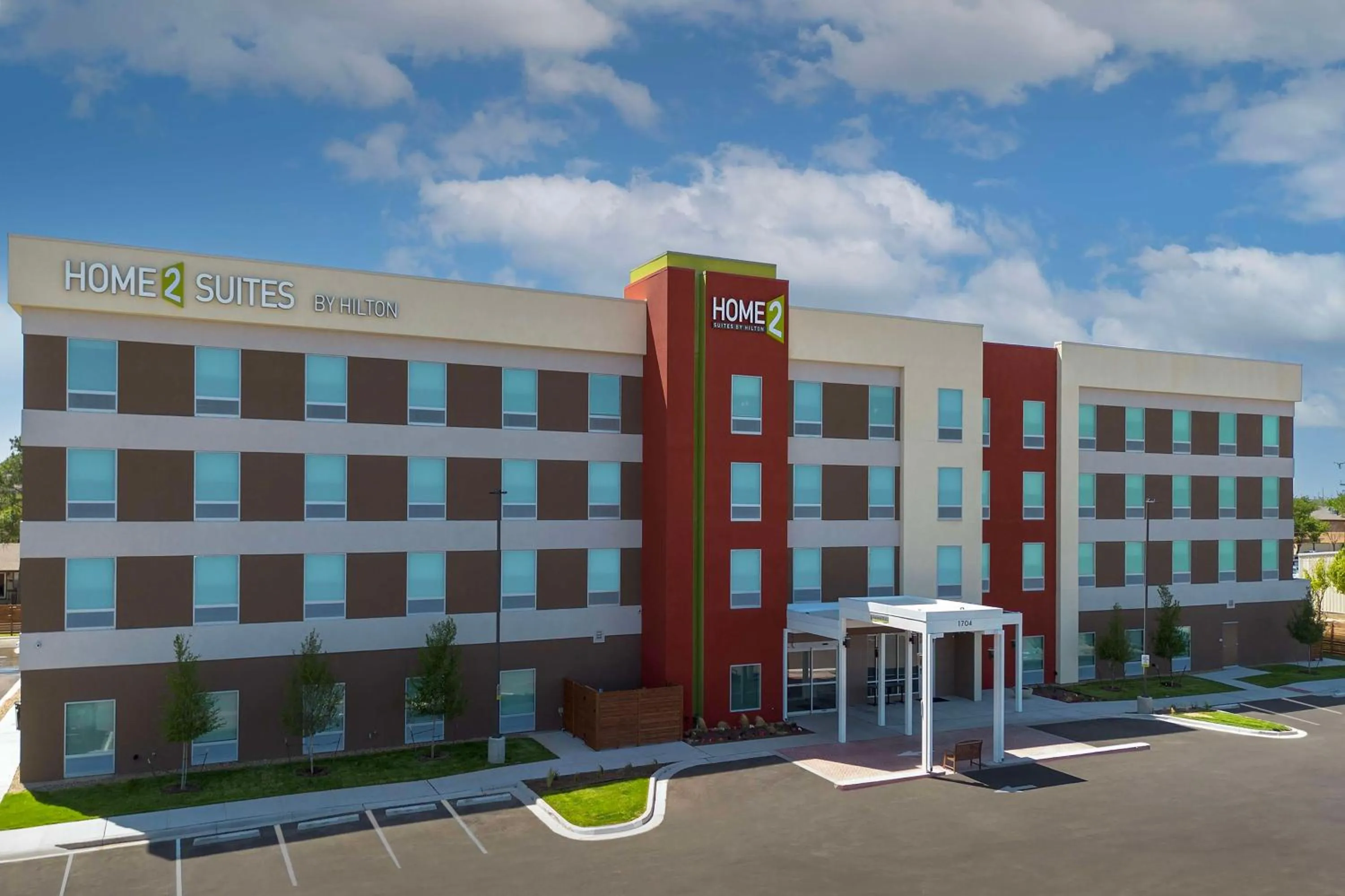 Property building in Home2 Suites By Hilton Lubbock University