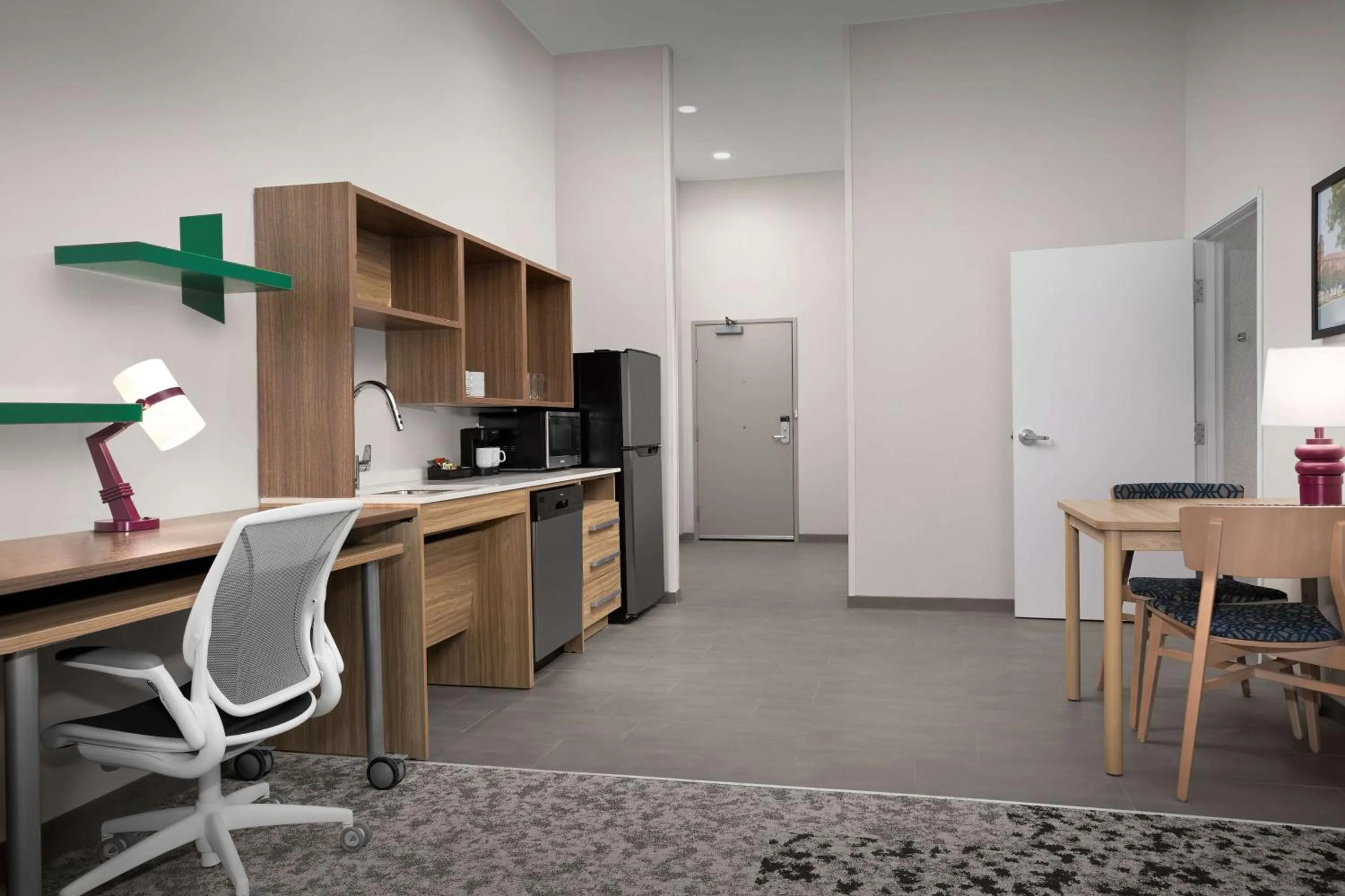 Kitchen or kitchenette in Home2 Suites By Hilton Lubbock University