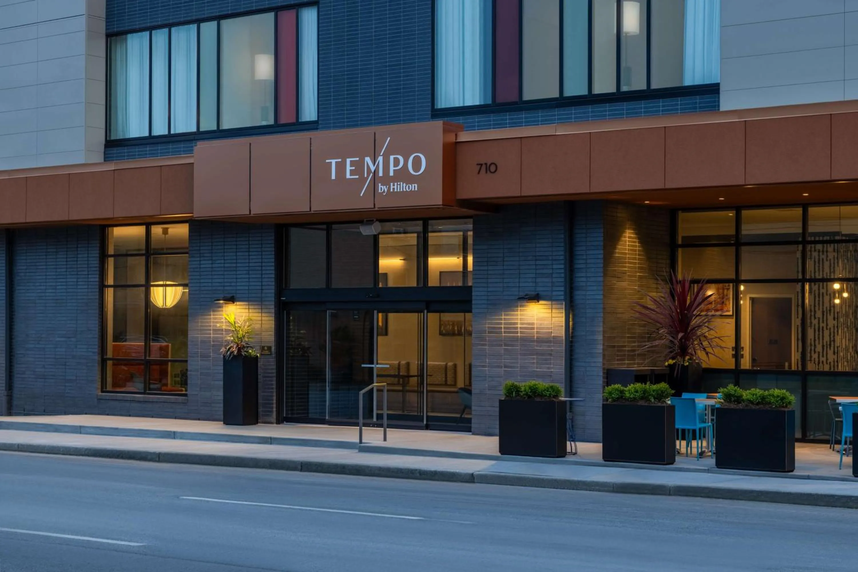Property building in Tempo By Hilton Louisville Downtown Nulu