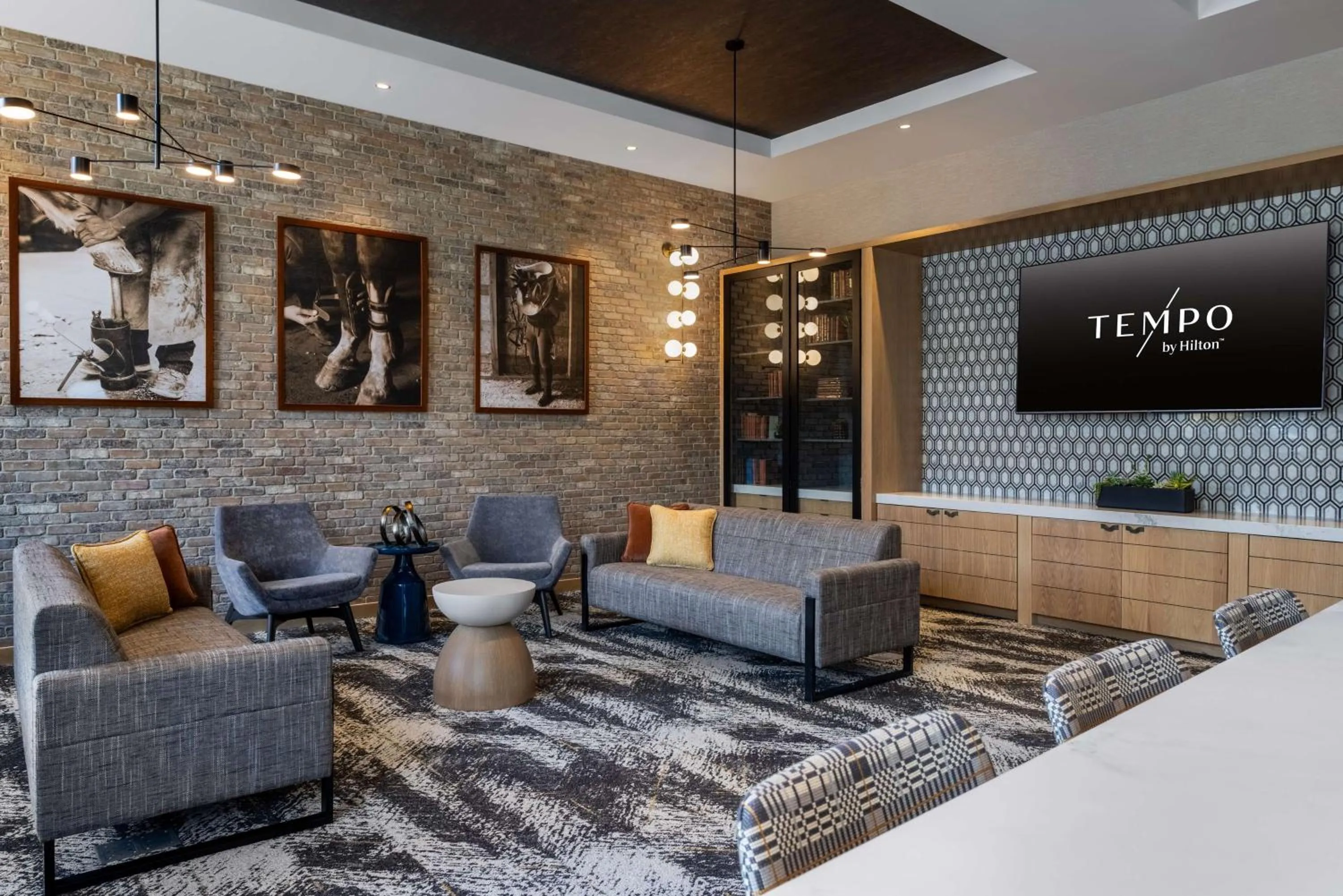 Lobby or reception in Tempo By Hilton Louisville Downtown Nulu