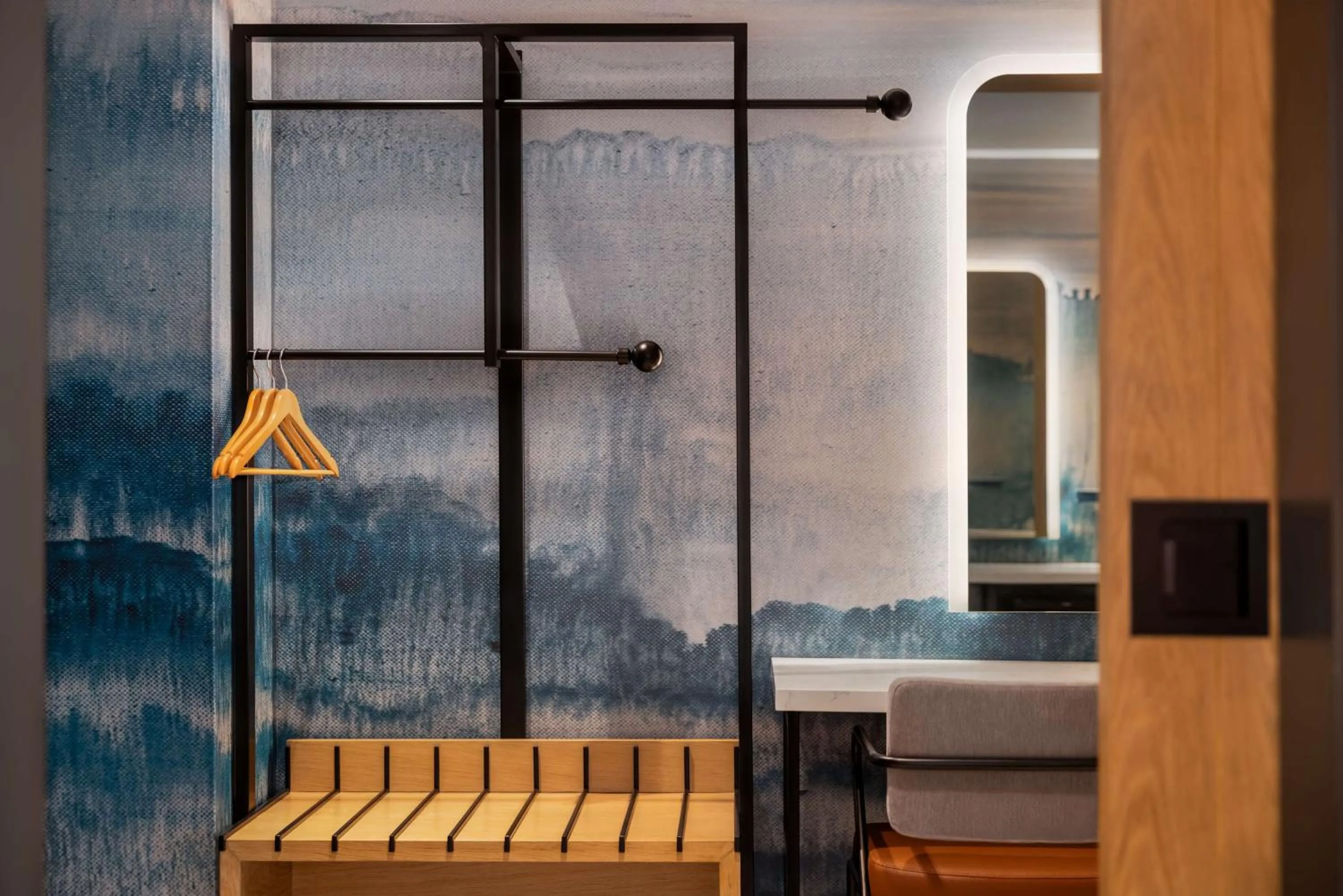 Photo of the whole room in Tempo By Hilton Louisville Downtown Nulu