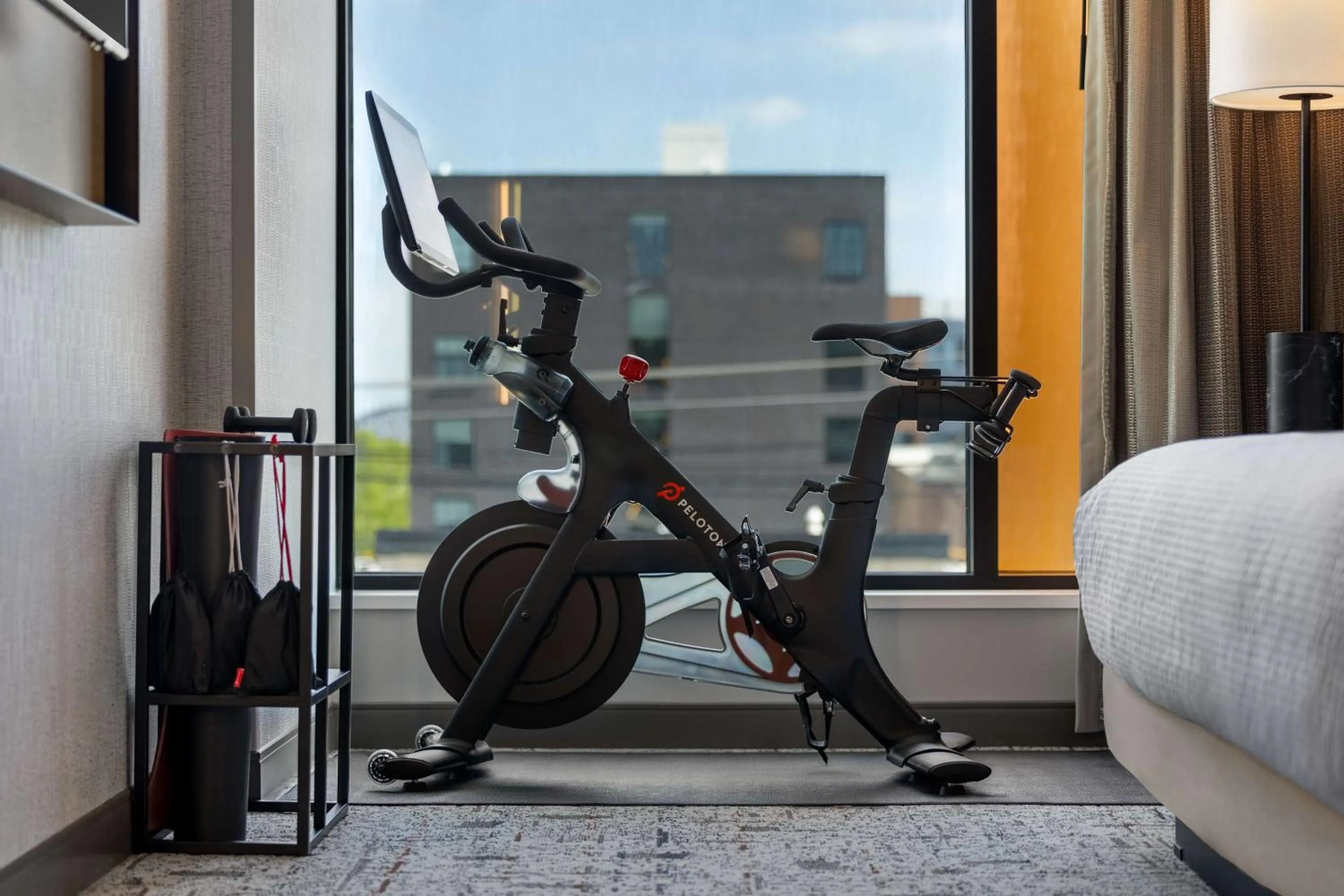 Bed in Tempo By Hilton Louisville Downtown Nulu