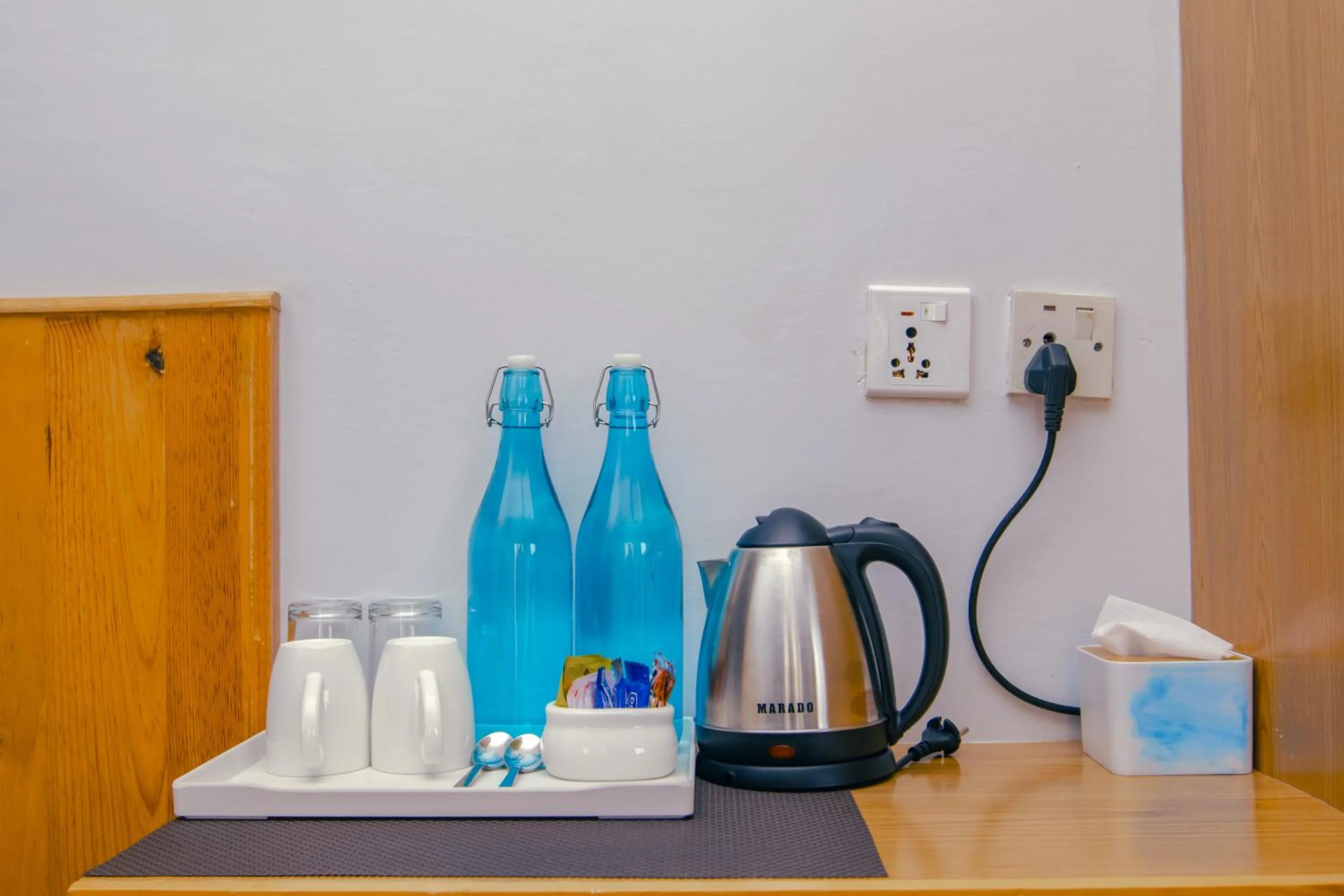 Coffee/tea facilities in Roamers Inn