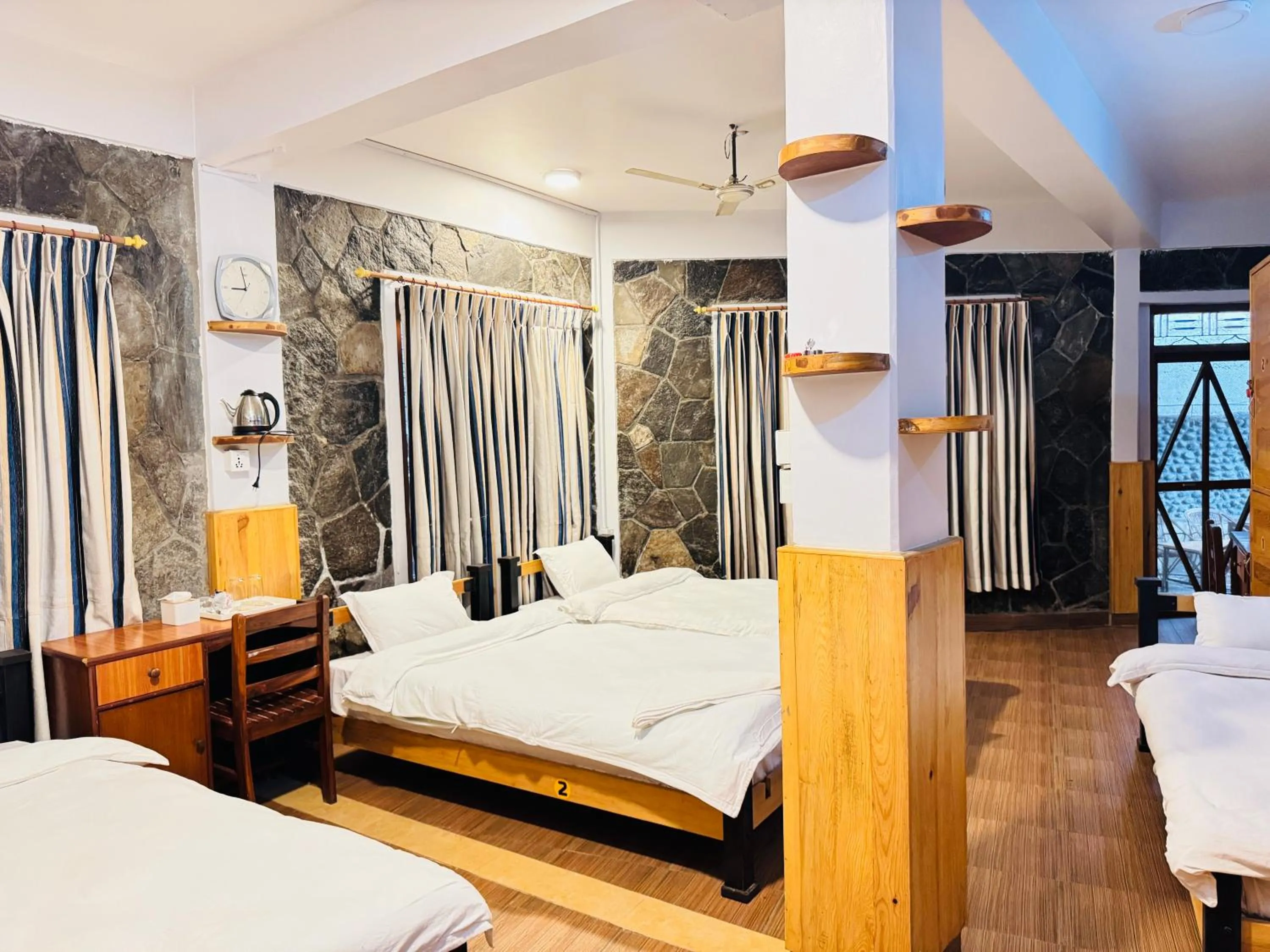 Bed in Roamers Inn