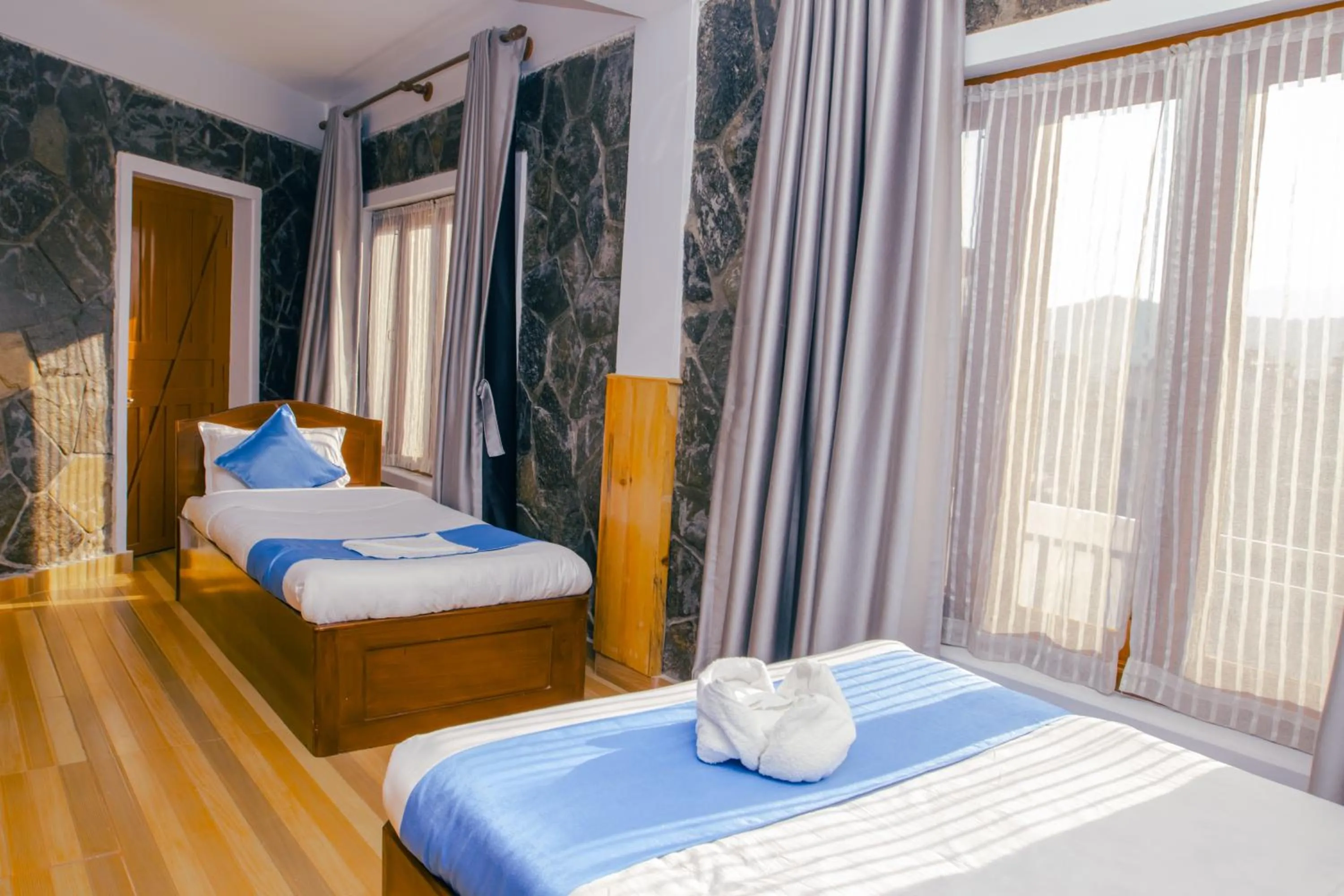 Bed in Roamers Inn