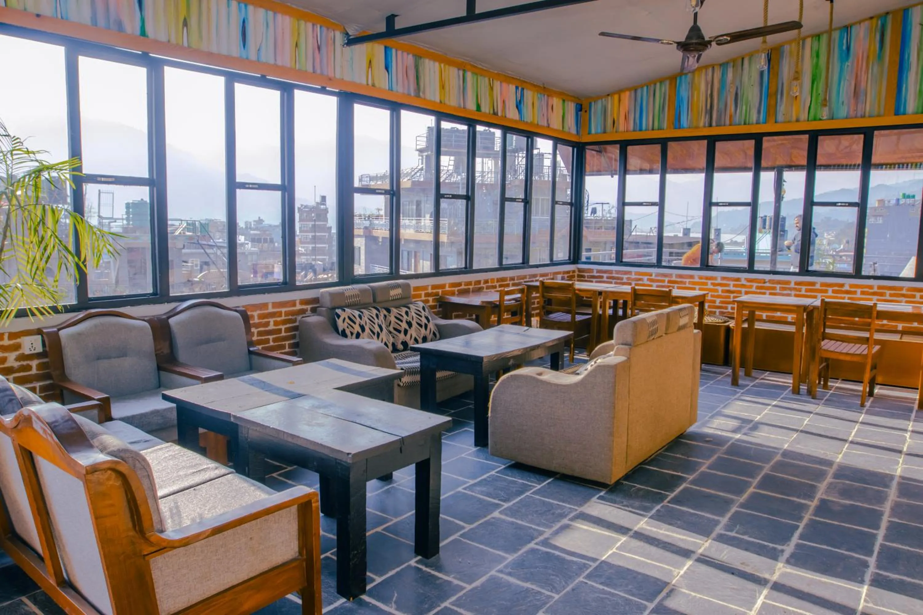 Restaurant/places to eat in Roamers Inn