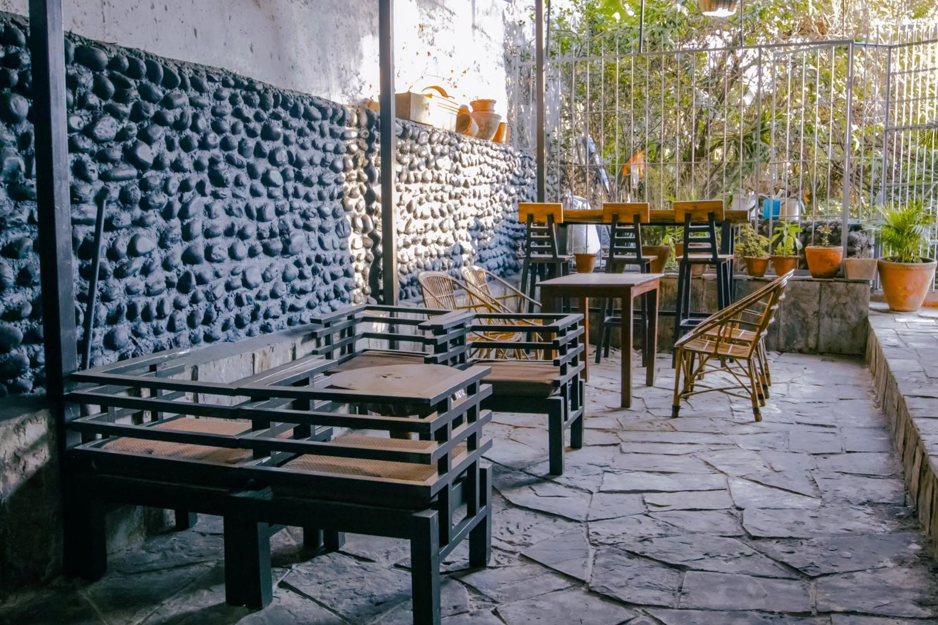 Restaurant/places to eat in Roamers Inn