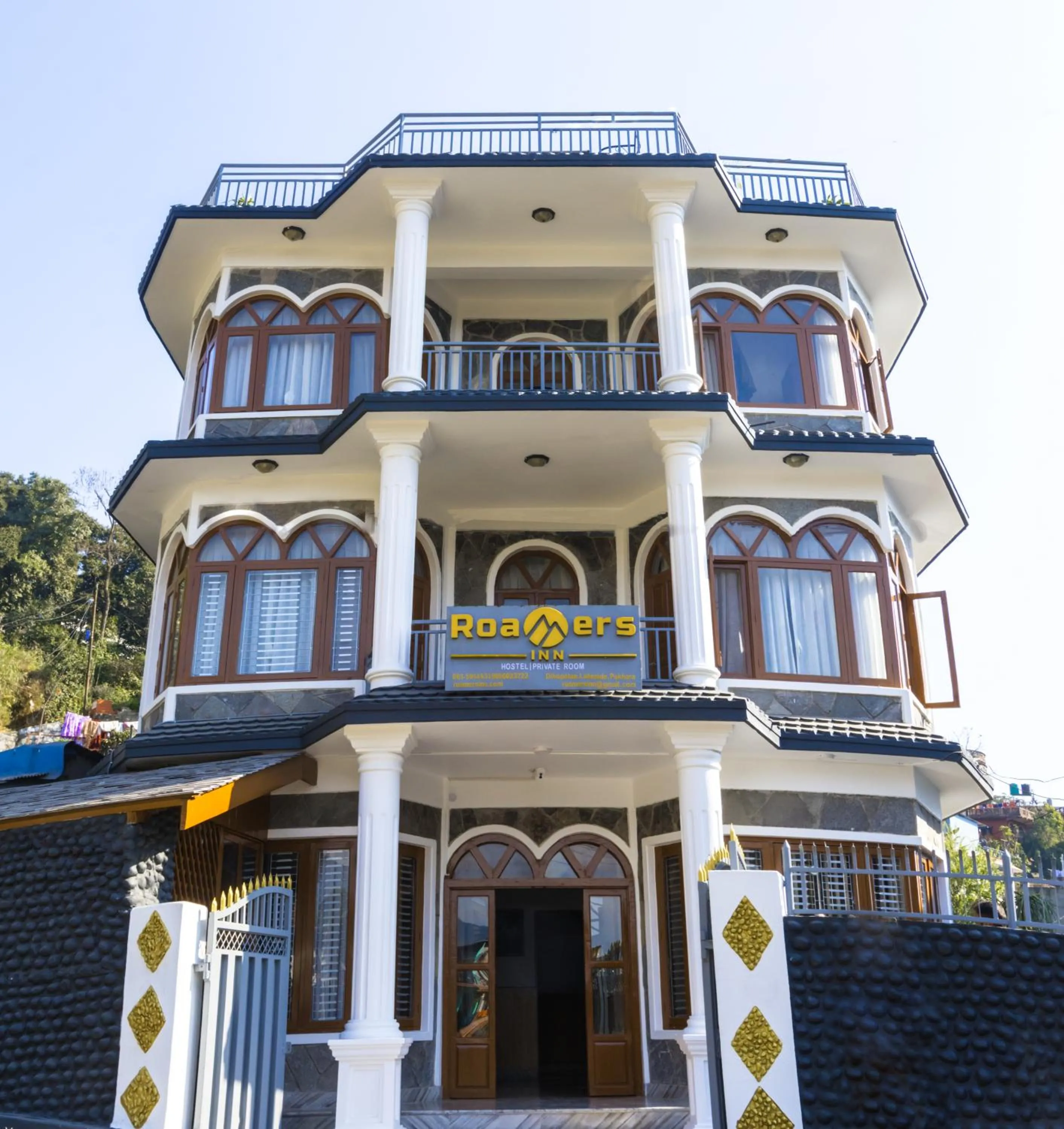 Property building in Roamers Inn