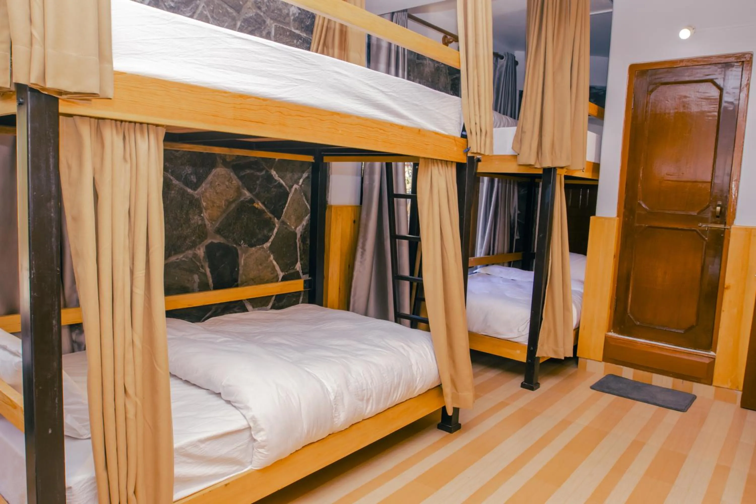 Bed in Roamers Inn