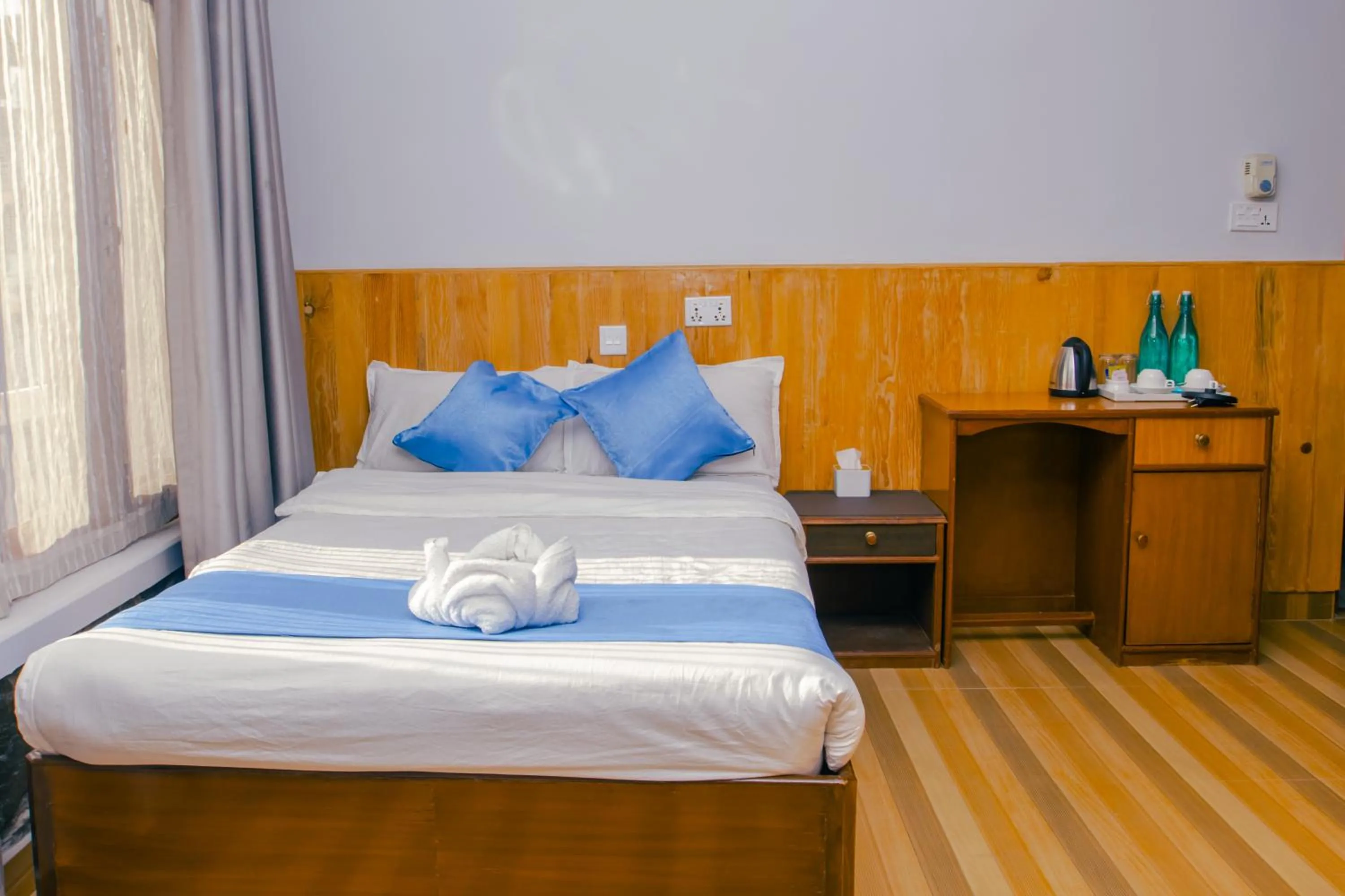 Bed in Roamers Inn