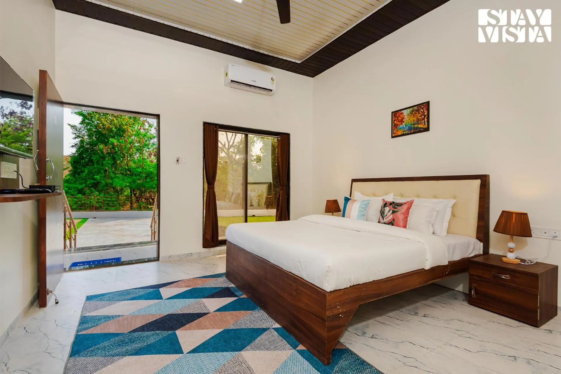 Bedroom, Bed in Mango Splash by VEO - Part of StayVista