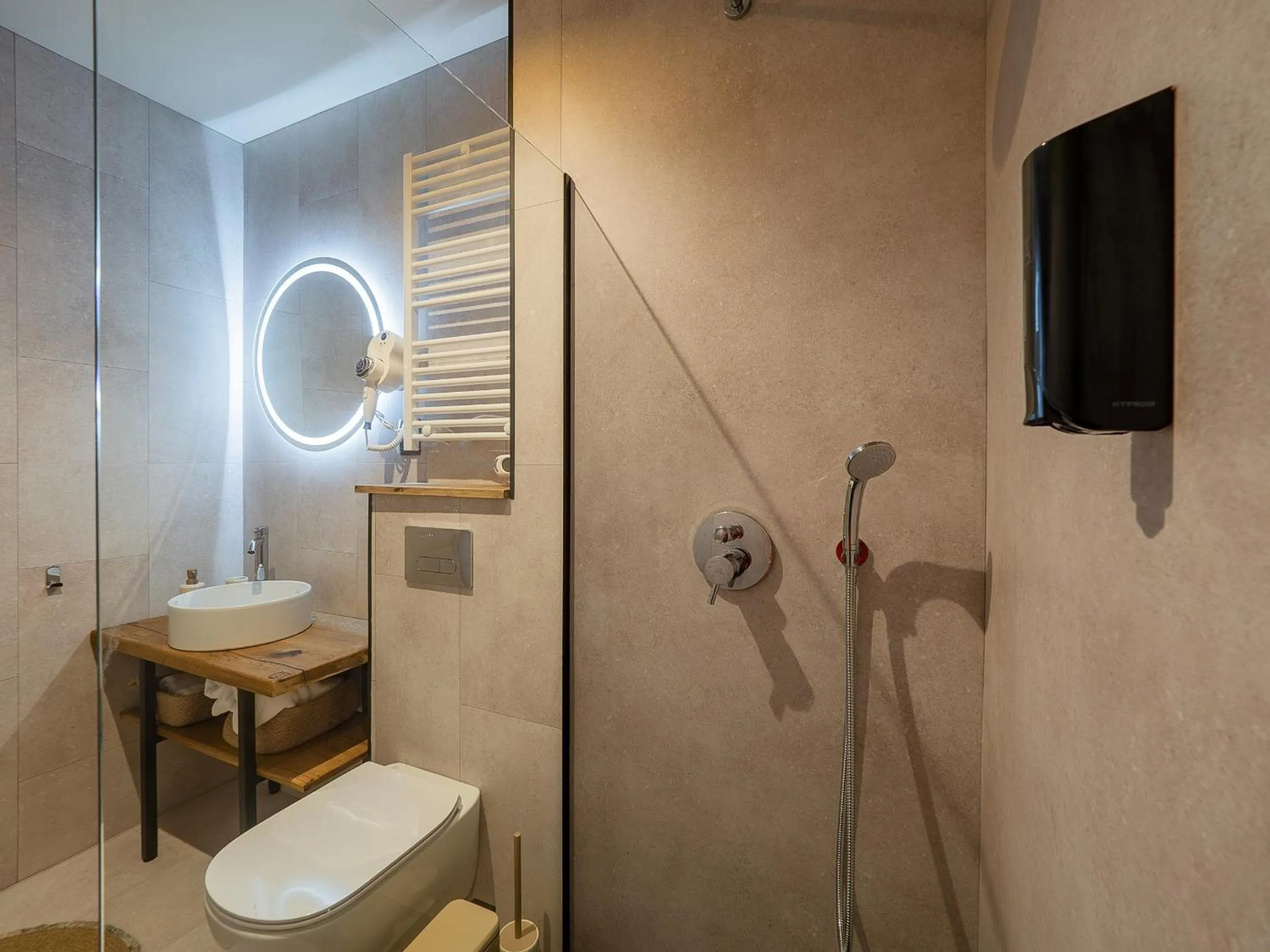 Shower in Craft Inn - Boutique Hotel