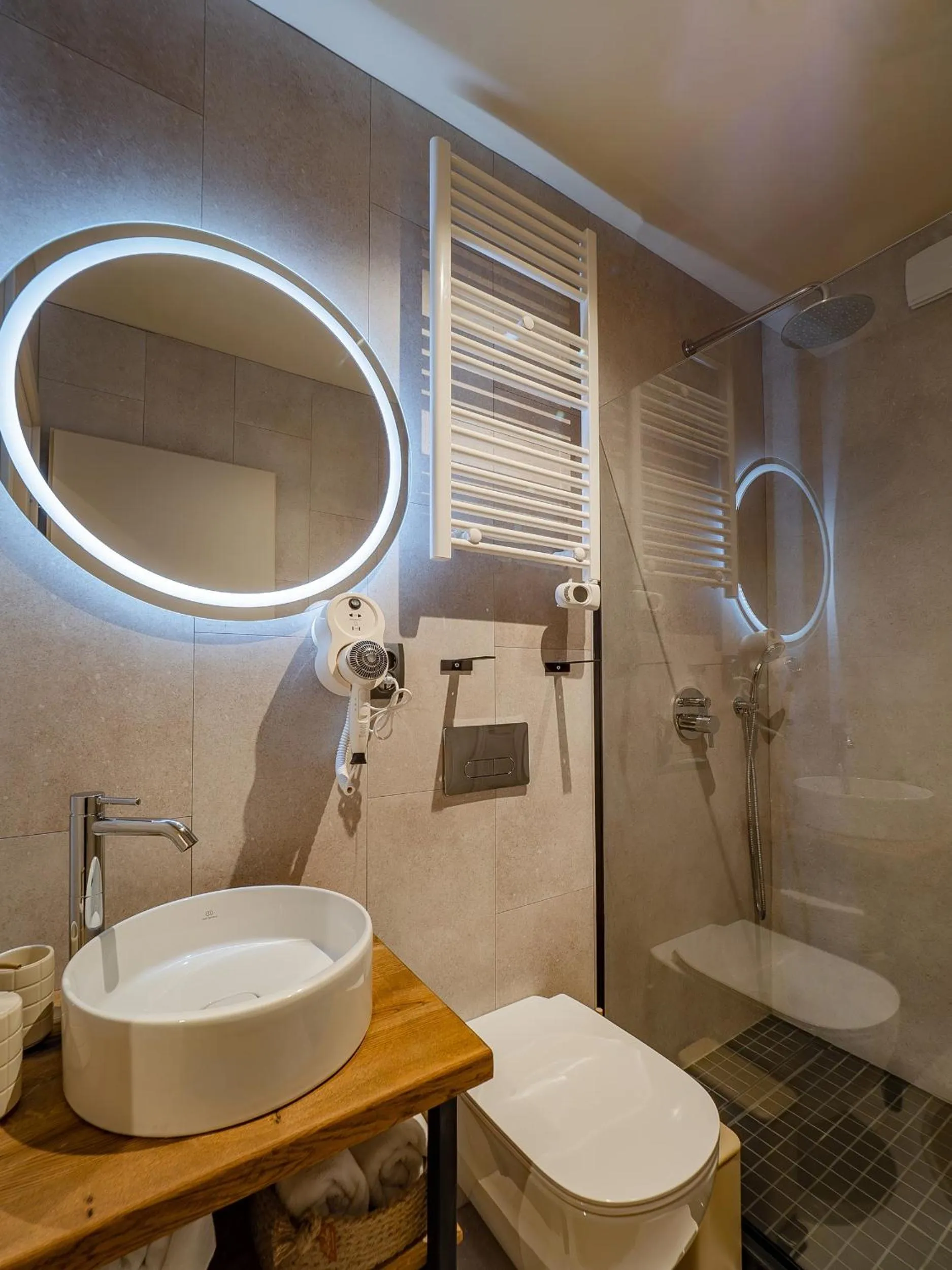 Shower in Craft Inn - Boutique Hotel