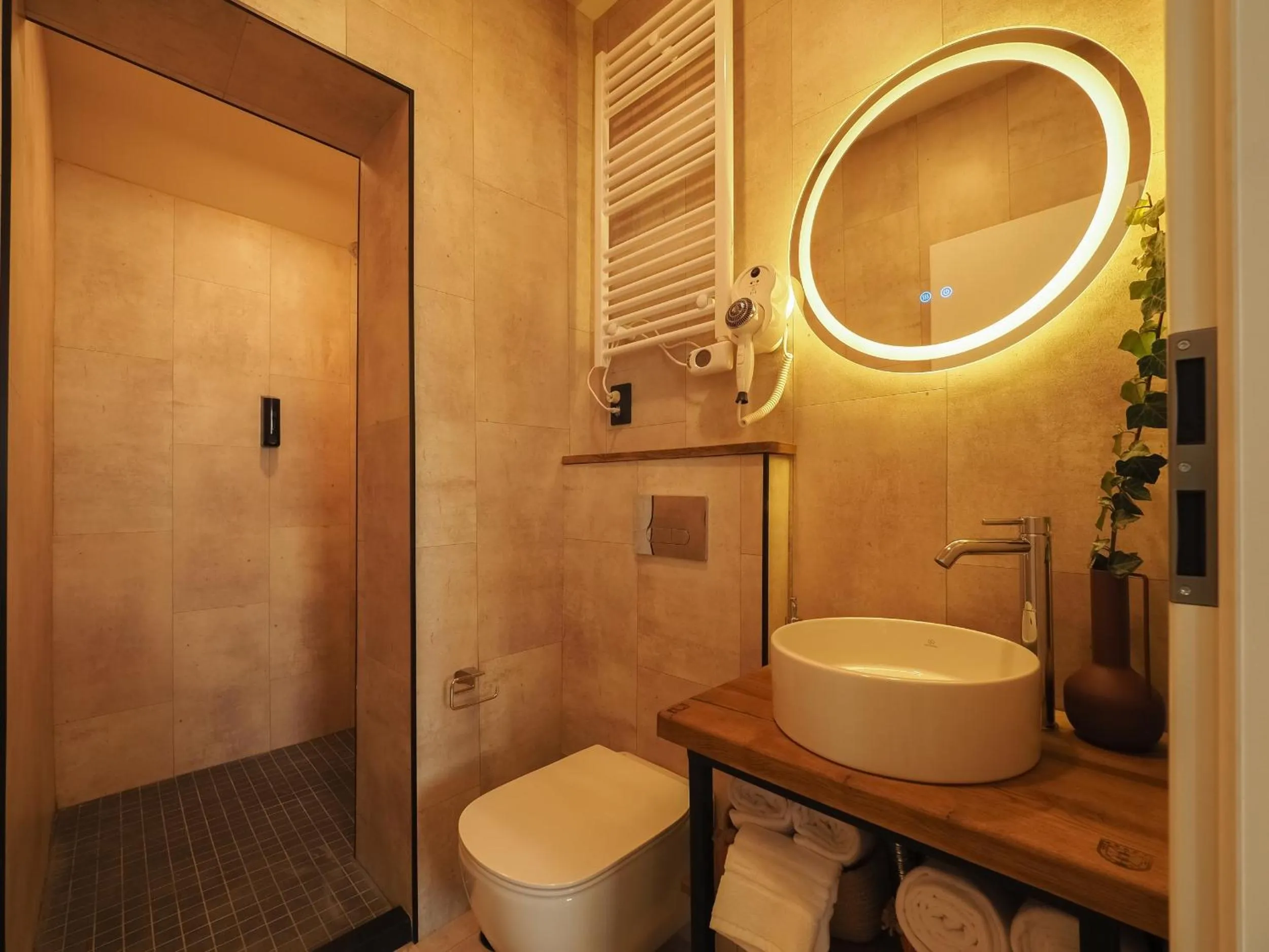 Shower in Craft Inn - Boutique Hotel