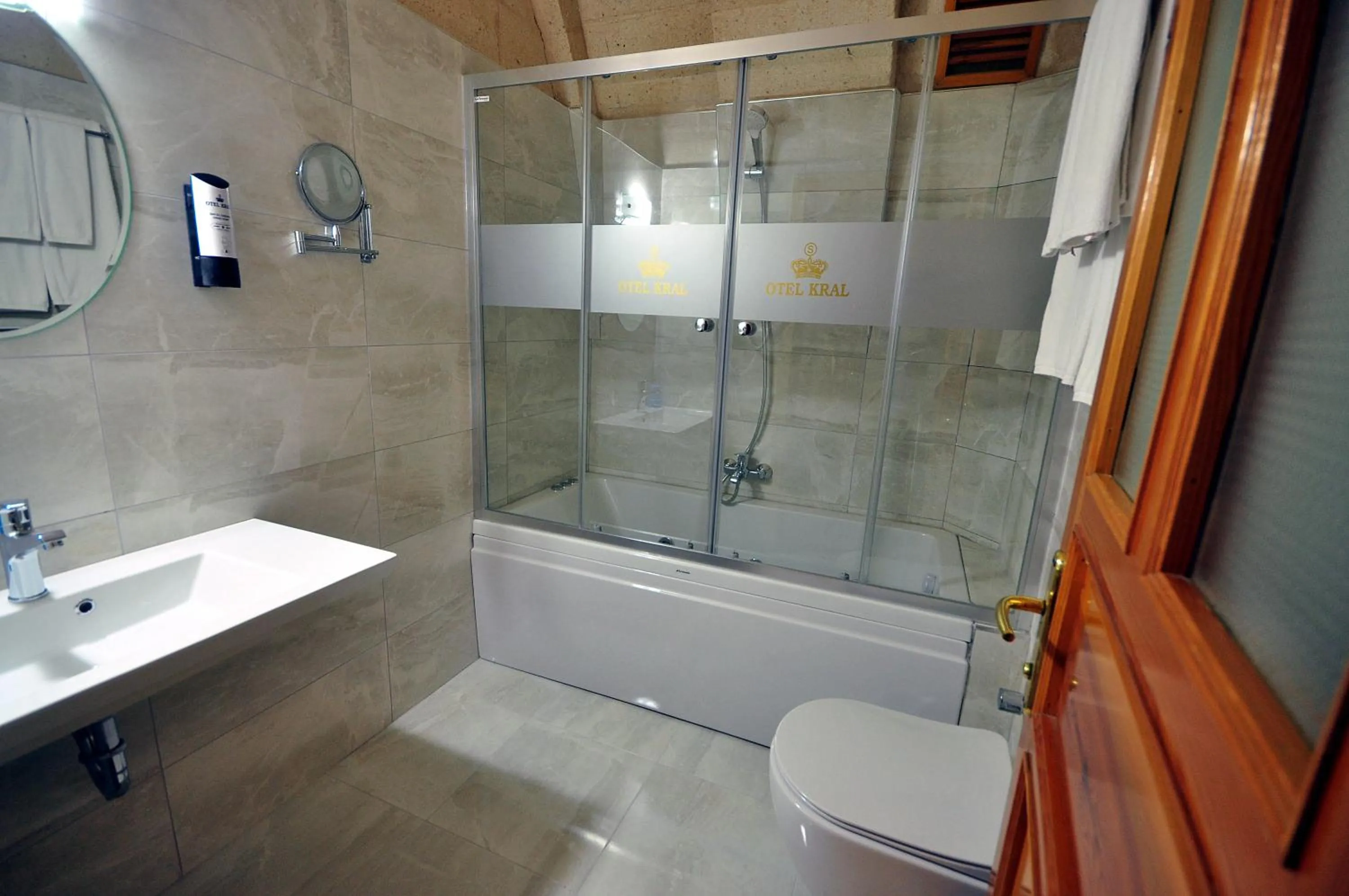 Shower in Hotel Kral Boutique