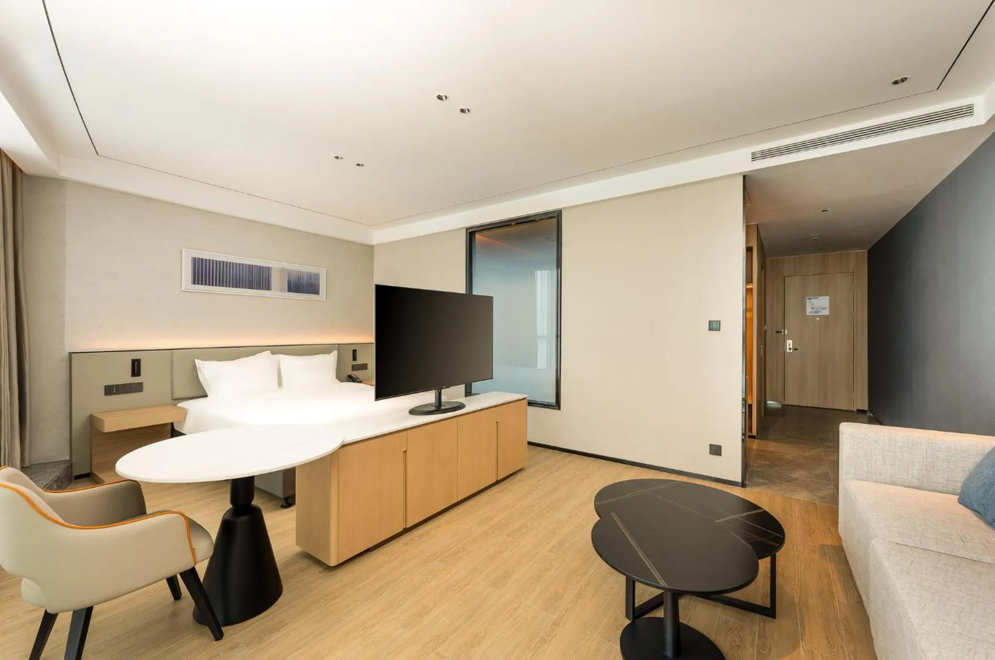 Photo of the whole room in Holiday Inn Express Binzhou City Center by IHG