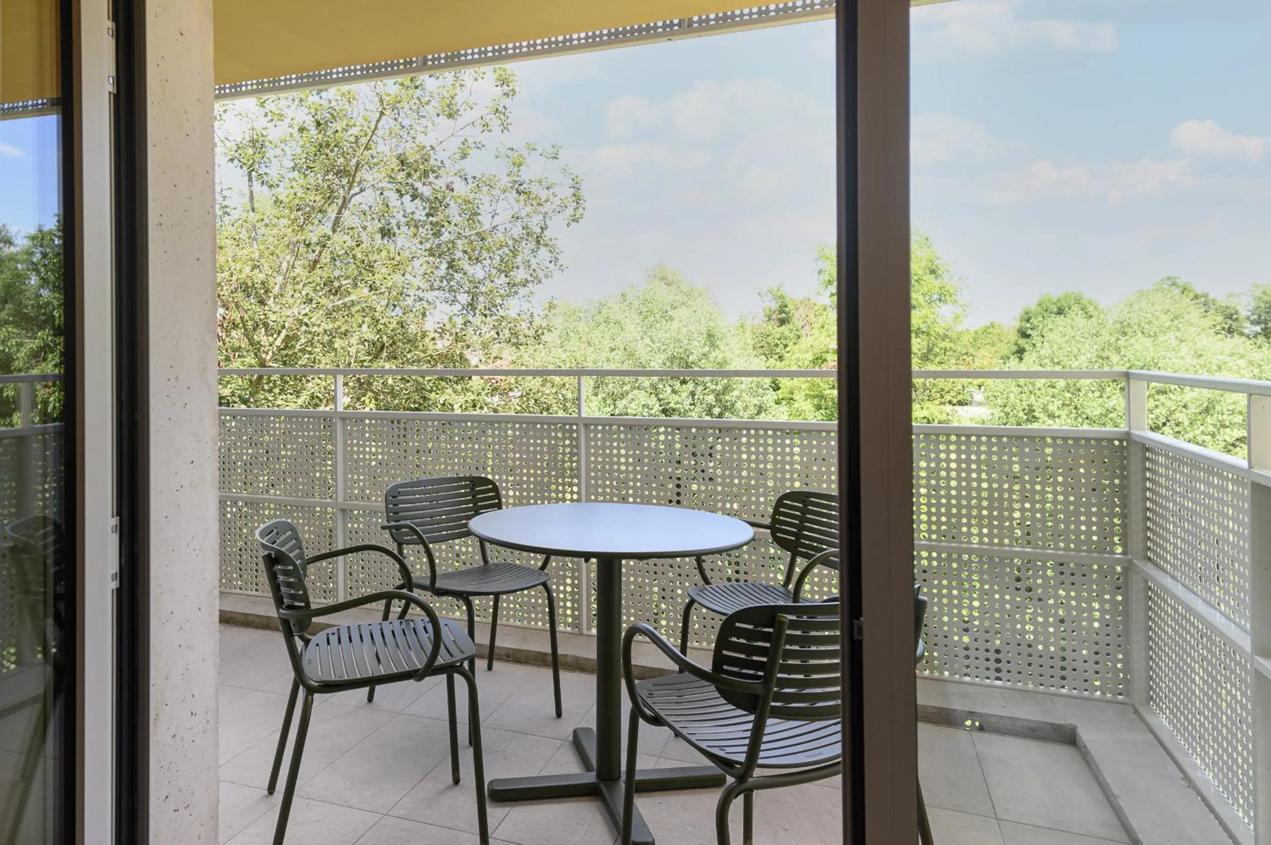 Bedroom in voco Beaune , Cité des Vins by IHG