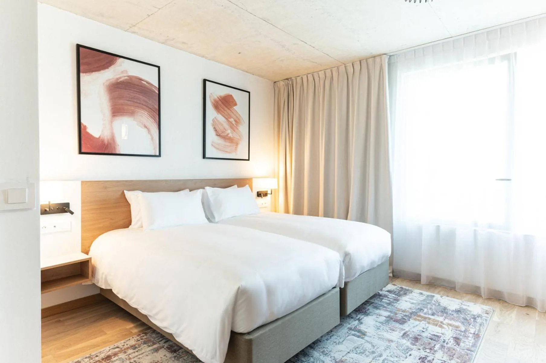 Photo of the whole room, Bed in voco Beaune , Cité des Vins by IHG