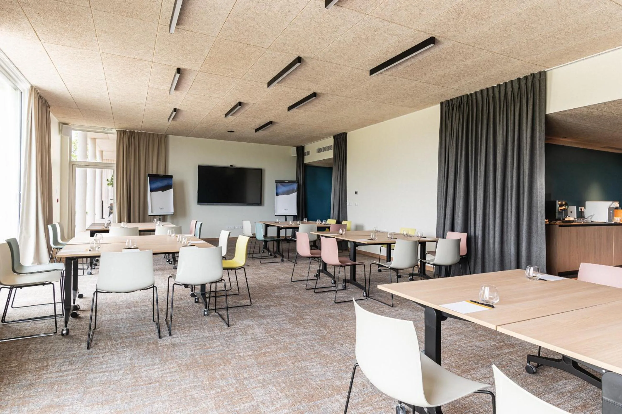 Meeting/conference room in voco Beaune , Cité des Vins by IHG