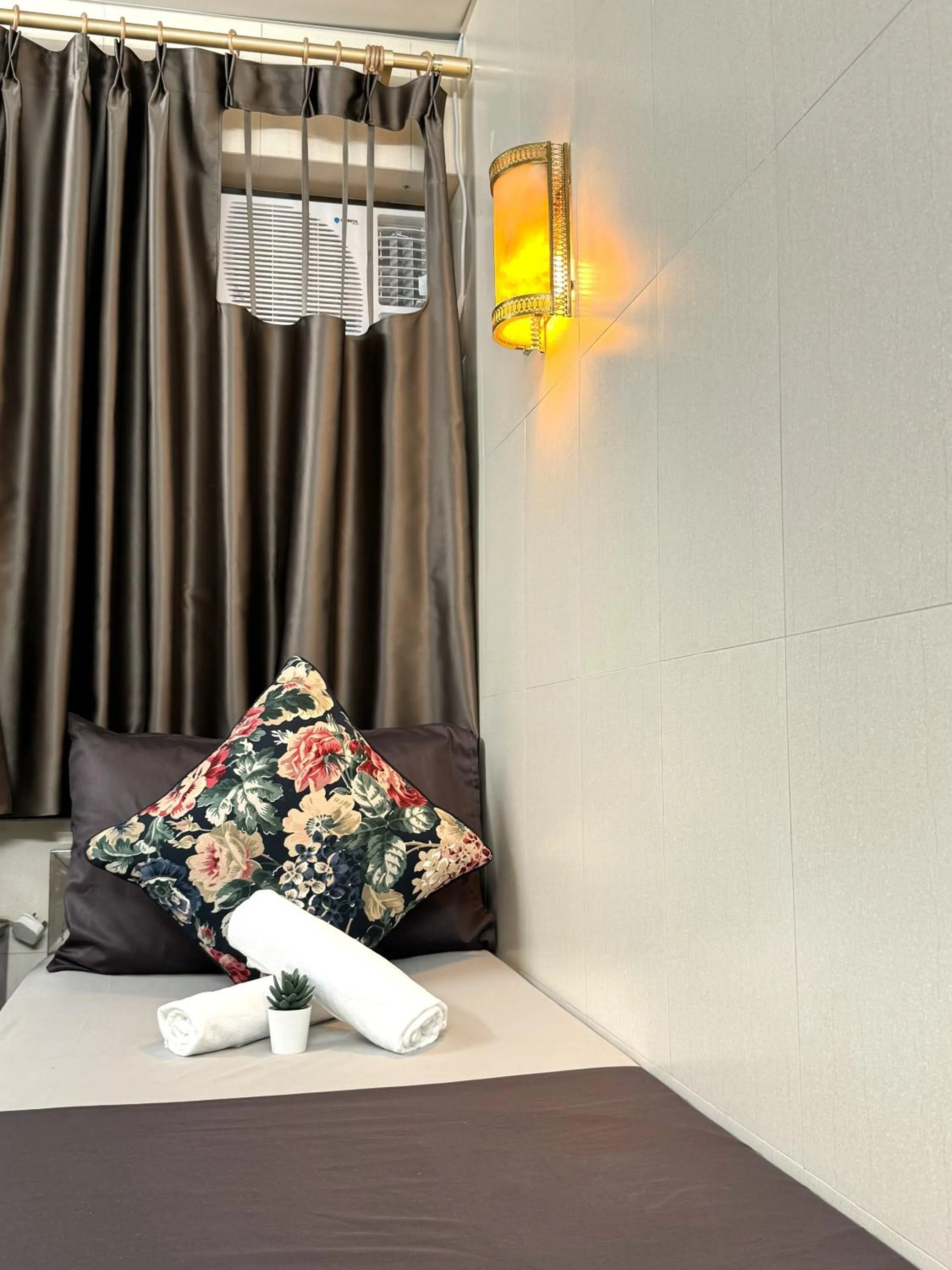 Bed in International Inn