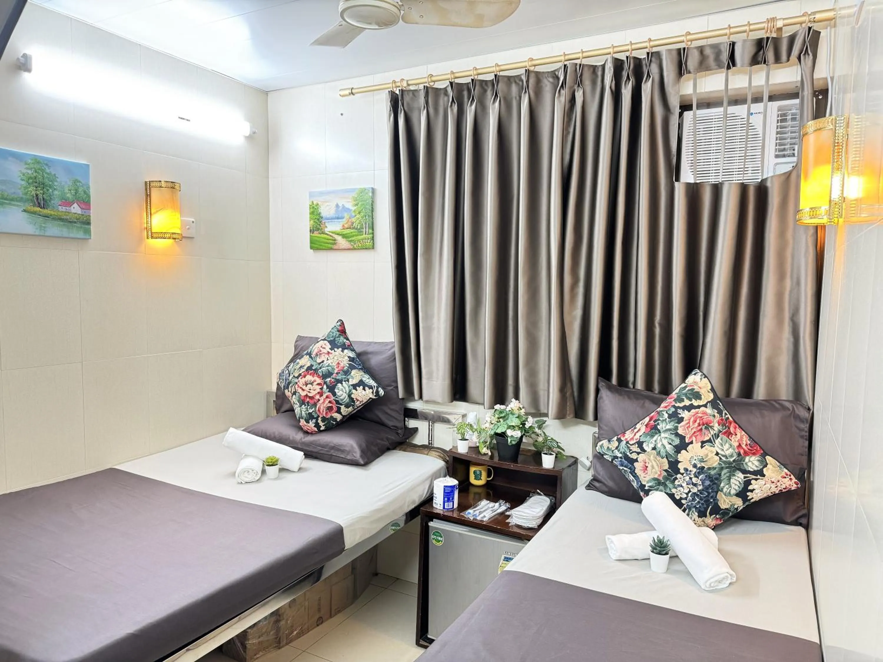 Bed in International Inn