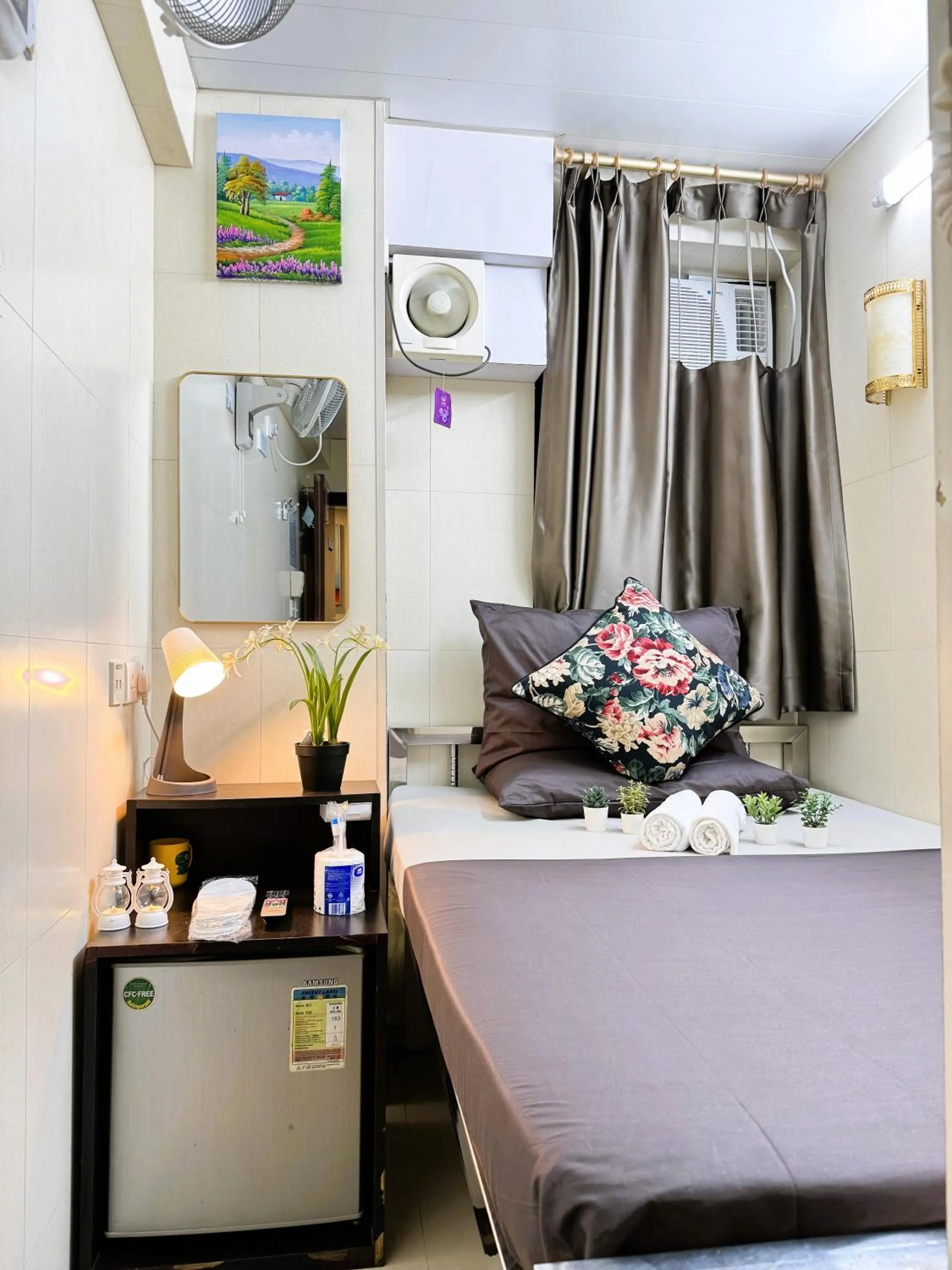 Bed in International Inn