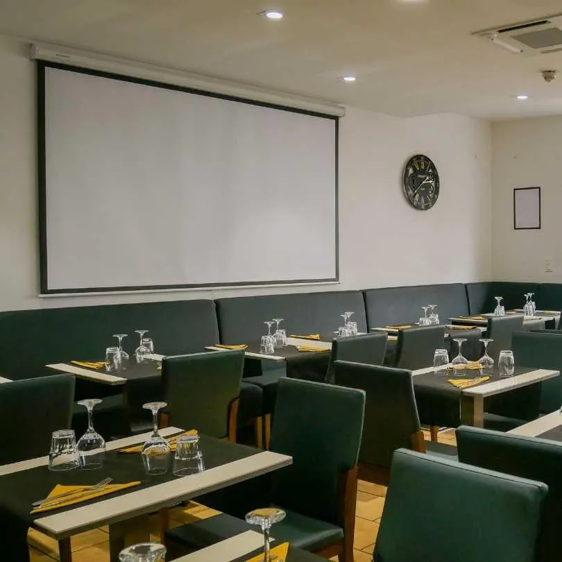 Restaurant/places to eat in LE CENTRAL HOTEL BAR RESTAURANT